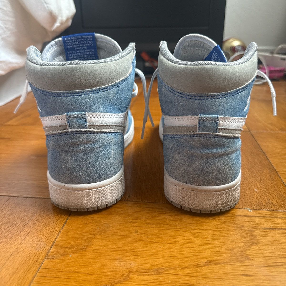 Jordan Brand Jordan 1 High OG Hyper Royal Size US 9 / EU 42 - 4 Thumbnail
