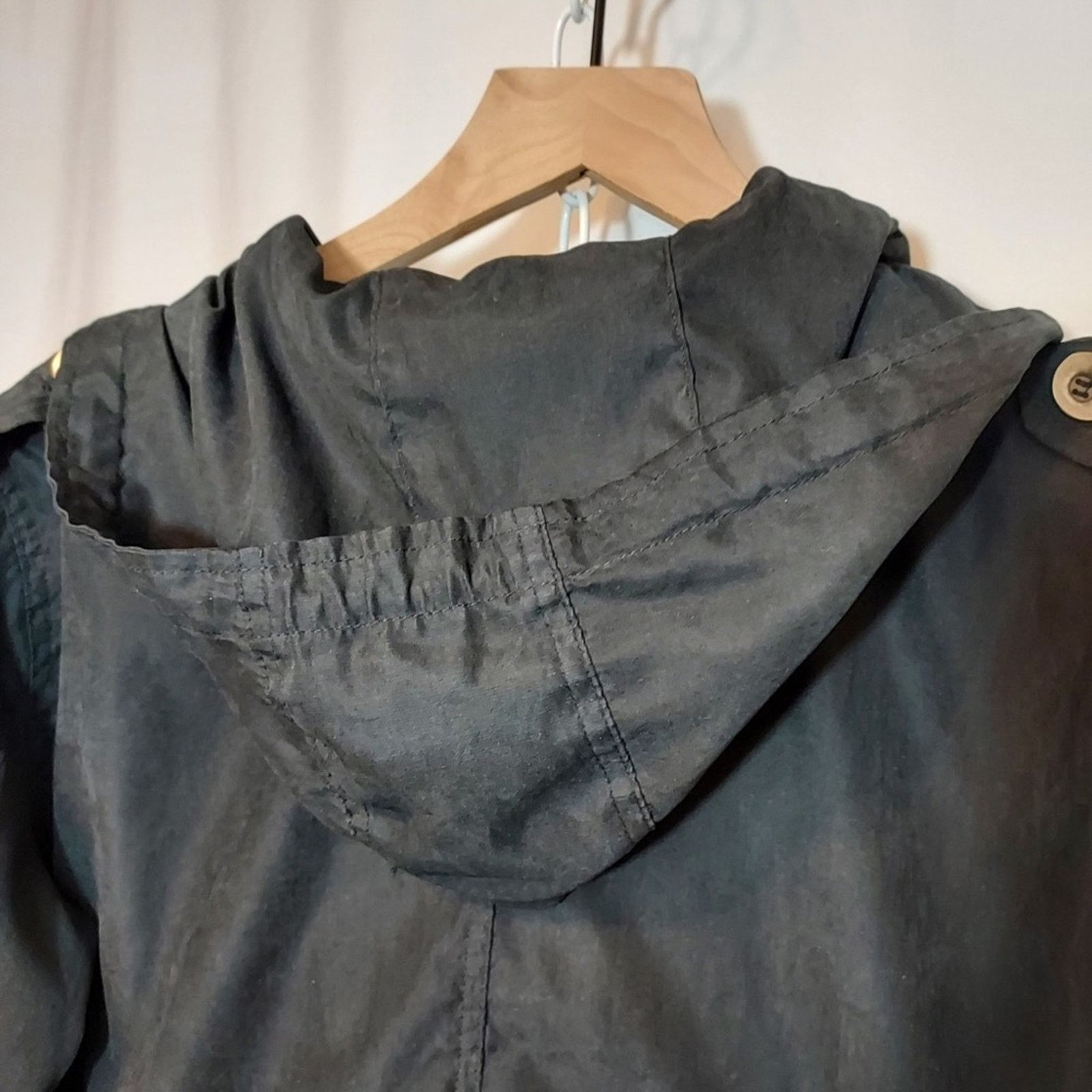 Brandy Melville Brandy Melville Lightweight Windbreaker Black Zip Up Jacket Size S / US 4 / IT 40 - 6 Thumbnail