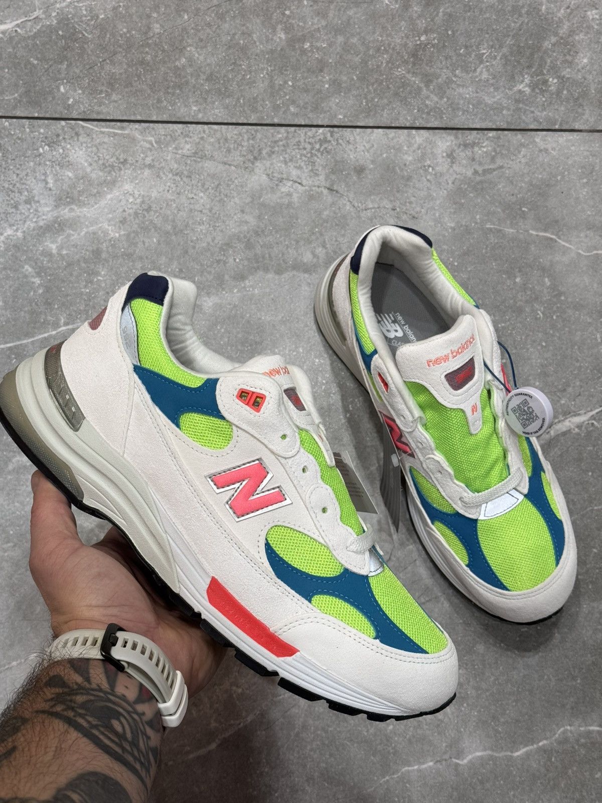 New Balance New Balance 992 Neon White Size US 11 / EU 44 - 6 Thumbnail