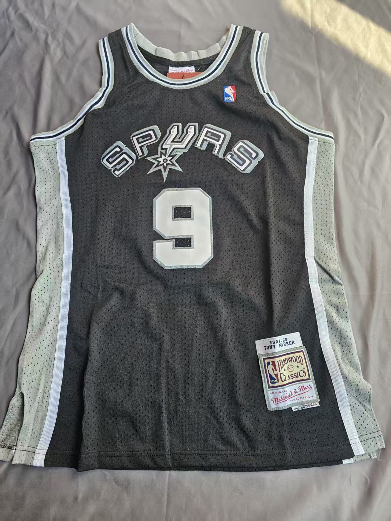 NBA #9 Tony Parker Jersey San Antonio Spurs 2001 02 Size US L / EU 52-54 / 3 - 1 Thumbnail