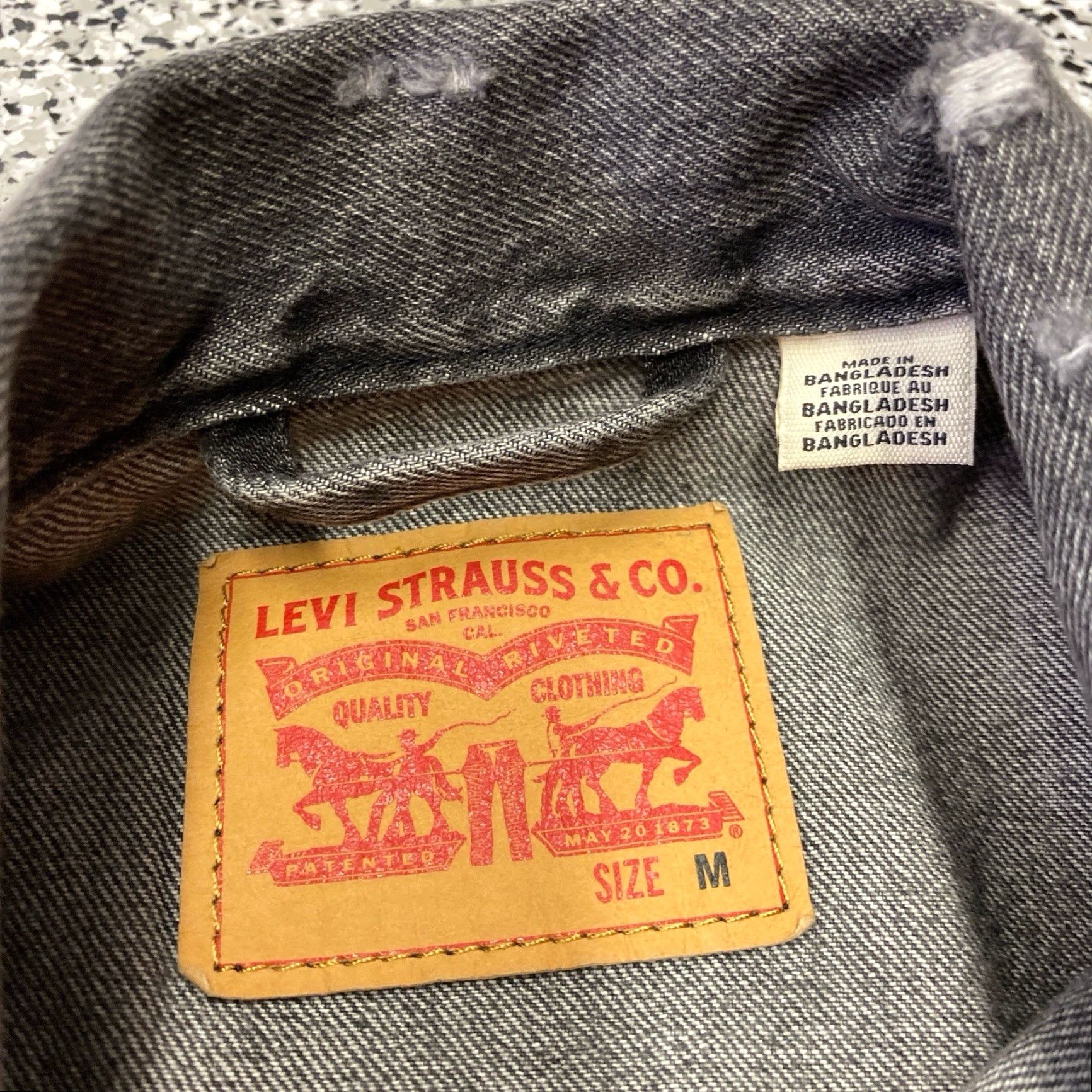 Levi's Levi's Sample Denim Stock Trucker Jacket Black Distressed M Medium Men Jacket Size US M / EU 48-50 / 2 - 2 Thumbnail