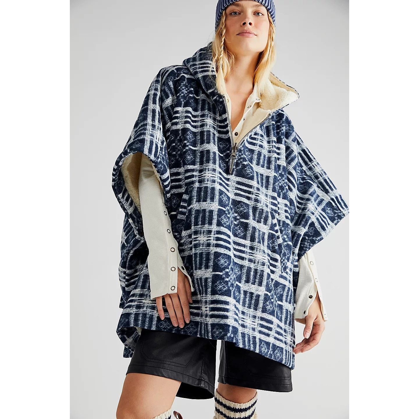 Free People NWT Free People Miss You Poncho SLOUCHY Plaid XS/S Carbon Size S / US 4 / IT 40 - 1 Thumbnail