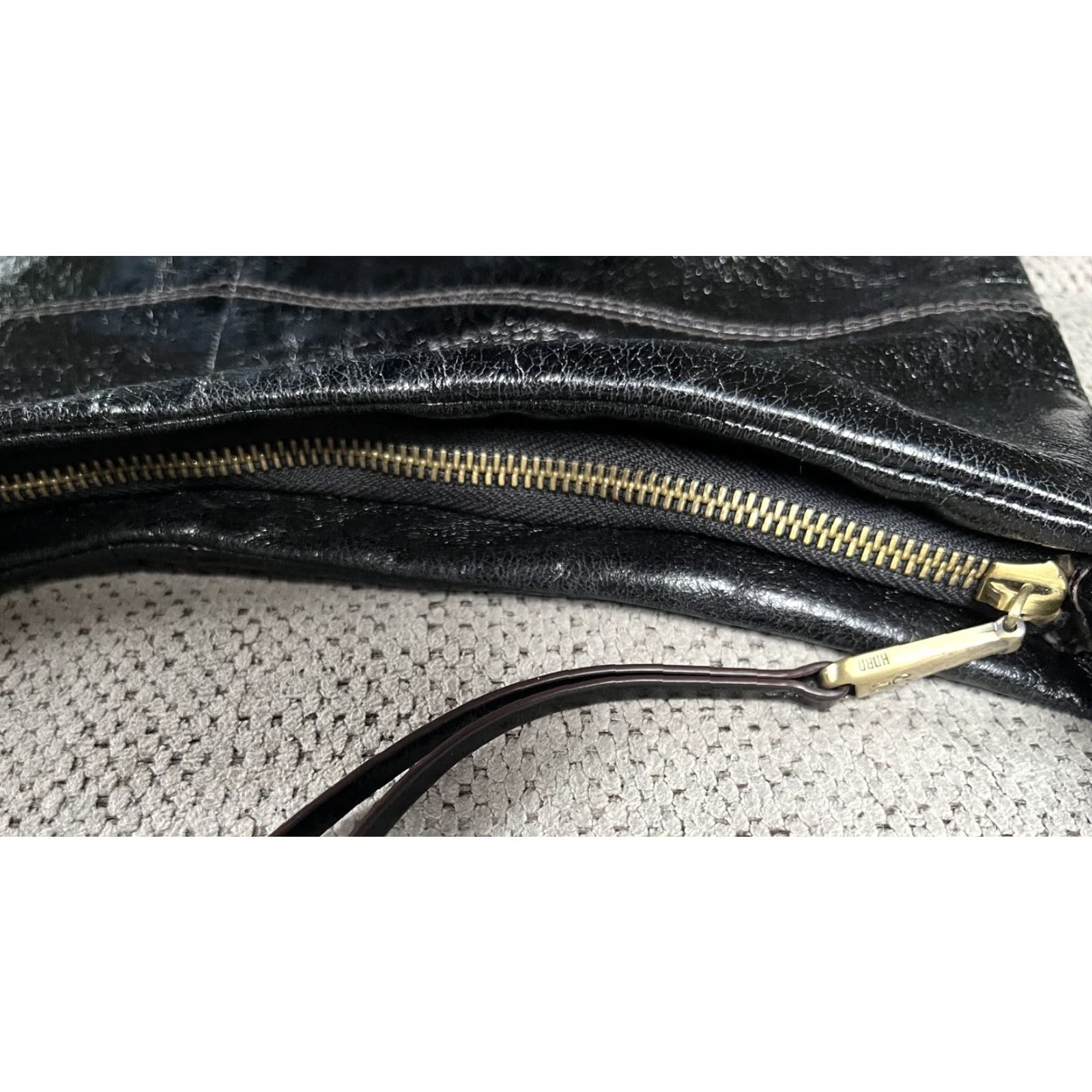 Vintage HOBO Serra Women's Patent Black Leather Hobo Shoulder Bag Purse NICE! Size ONE SIZE - 4 Thumbnail