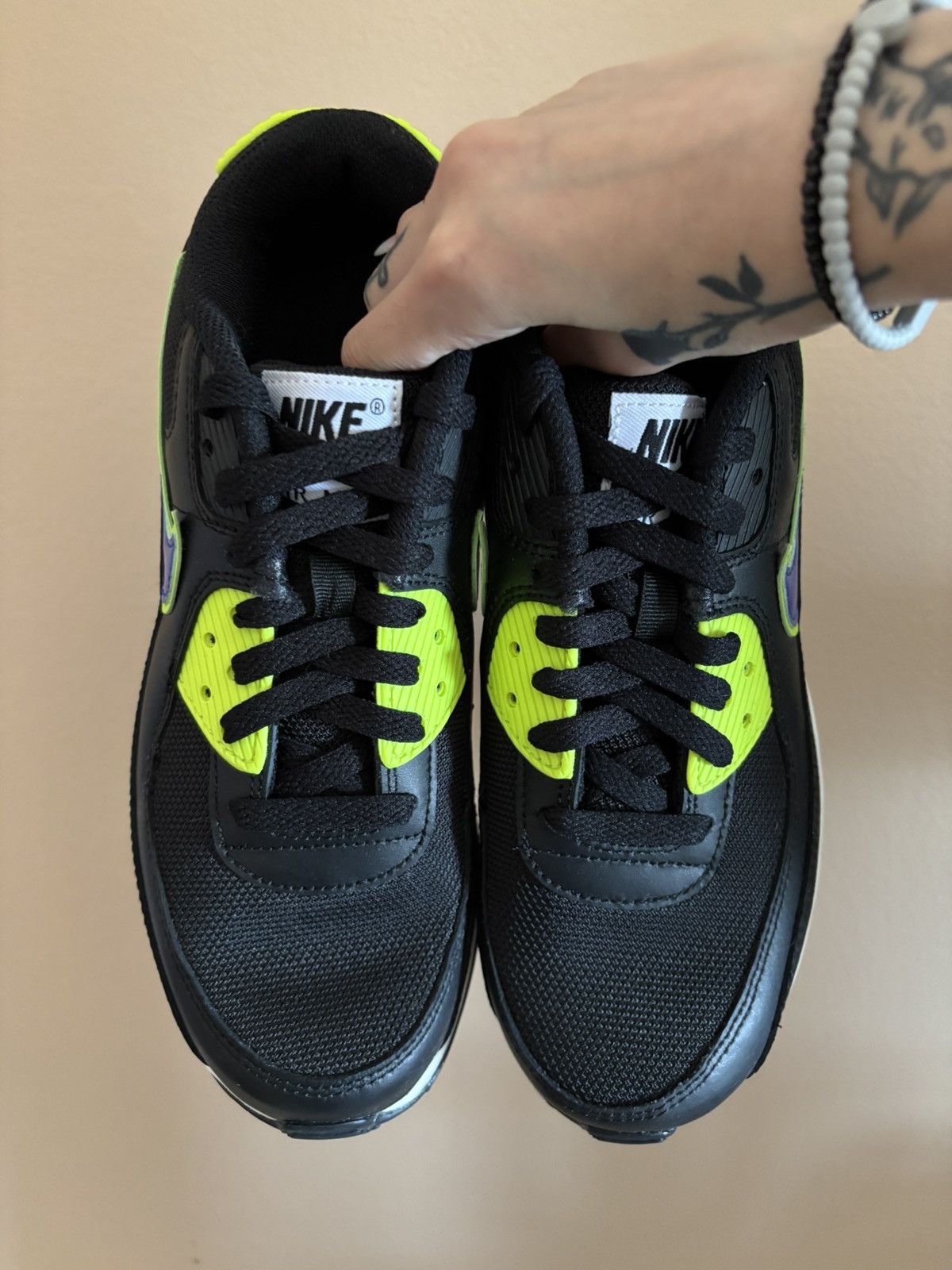 Nike Nike Air Max 90 GS 'Black Volt Racer Blue' Size US 6 / EU 39 - 3 Thumbnail