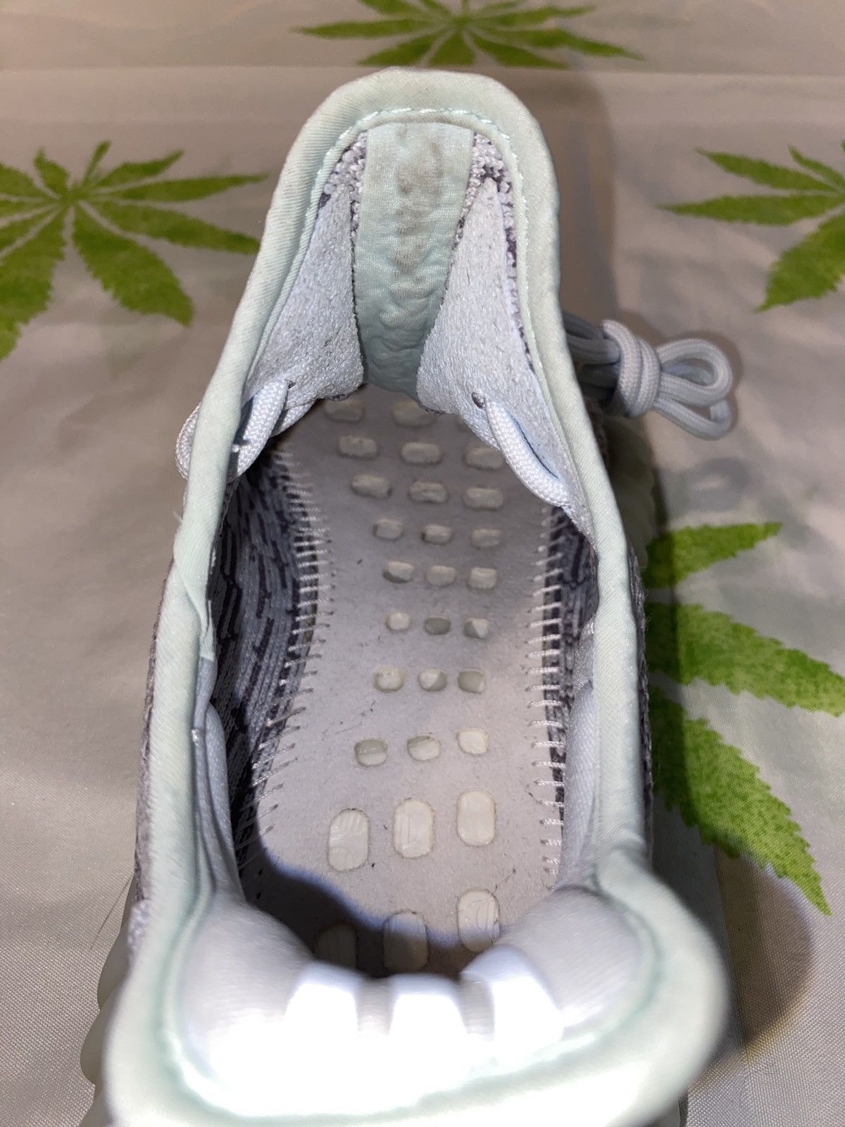 Adidas × Kanye West Adidas Yeezy Boost 350 V2 Blue Tint Size US 8 / EU 41 - 10 Thumbnail