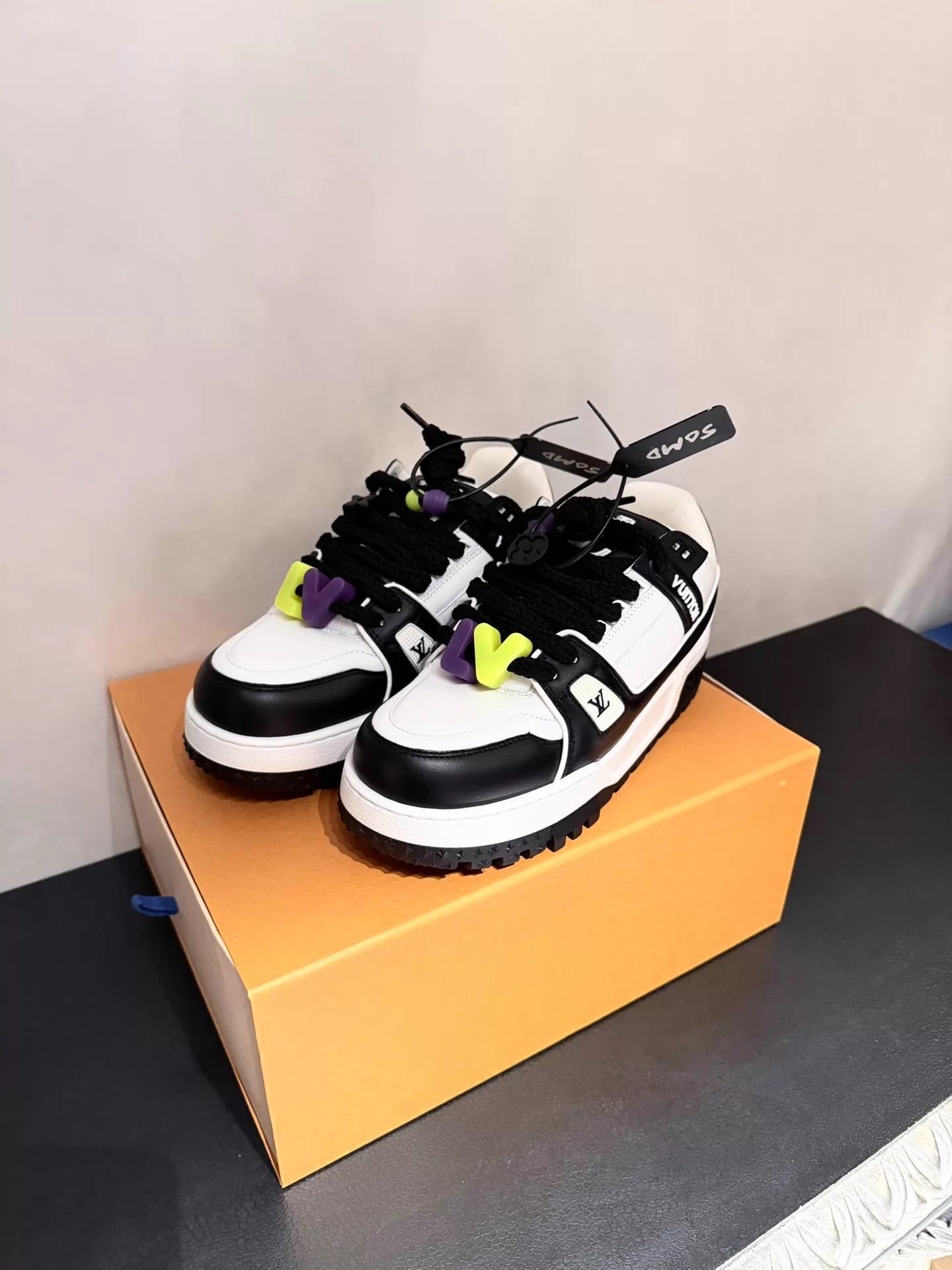 Louis Vuitton Louis Vuitton Trainer Maxi Black & White 7.5 (41.5) Size US 8.5 / EU 41-42 - 1 Thumbnail