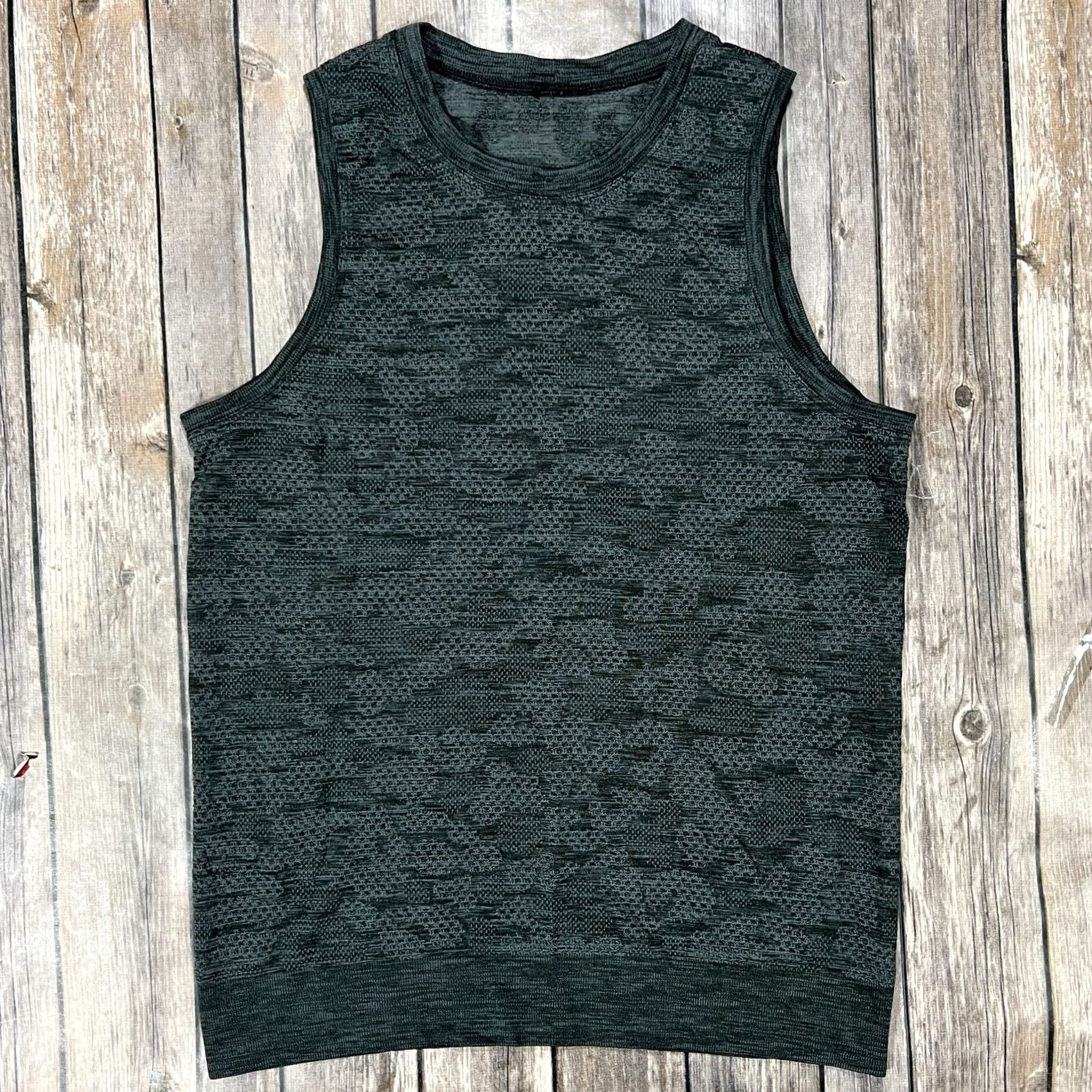 Lululemon Lululemon Tank Camo Shirt Performance XS Womens Black Run Gym Size XS / US 0-2 / IT 36-38 - 2 Thumbnail