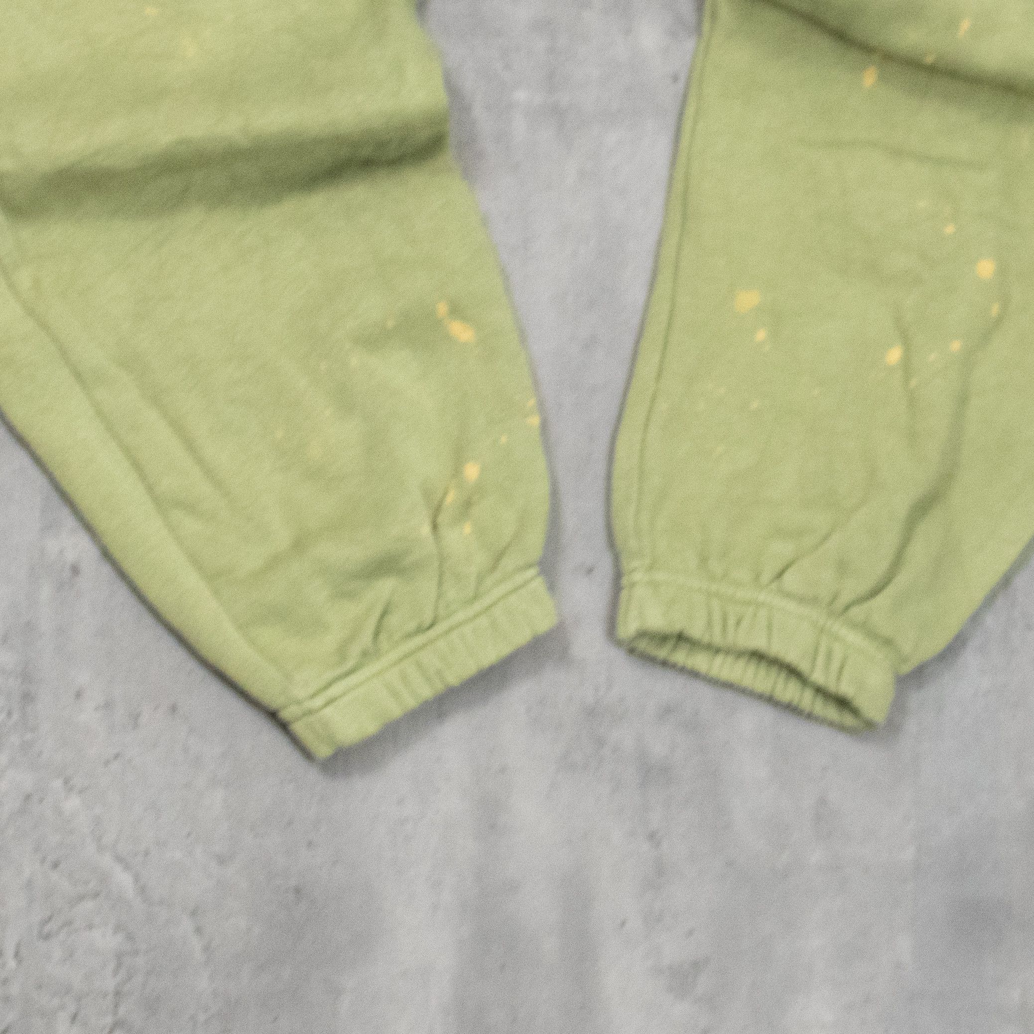 Nike Nike Bleached Sage Green Baggy Relax Fit Cuffed Sweat Pant's Size US 26 / EU 42 - 5 Thumbnail
