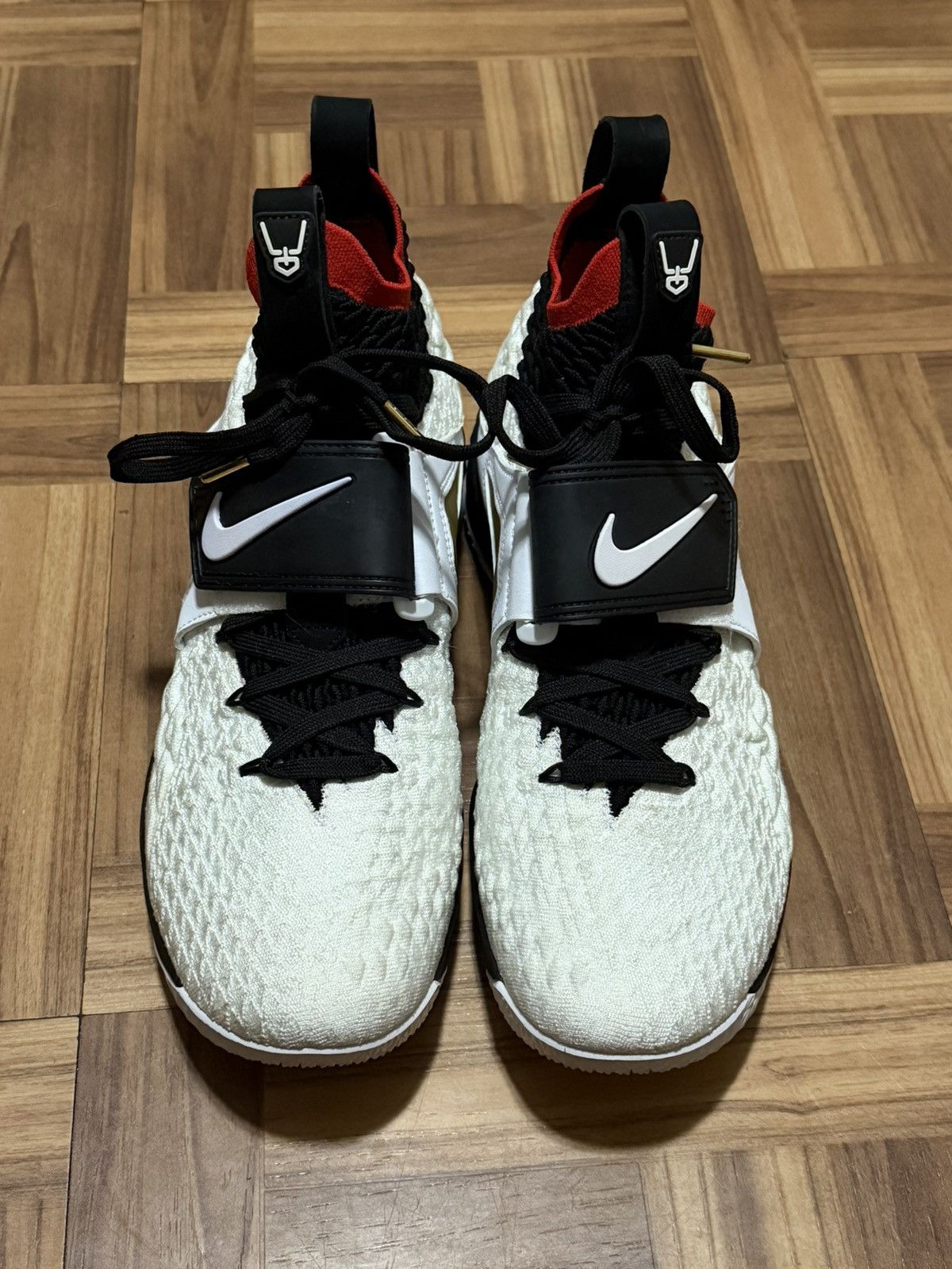 Nike Nike LeBron 15 Diamond Turf Size US 11 / EU 44 - 3 Thumbnail