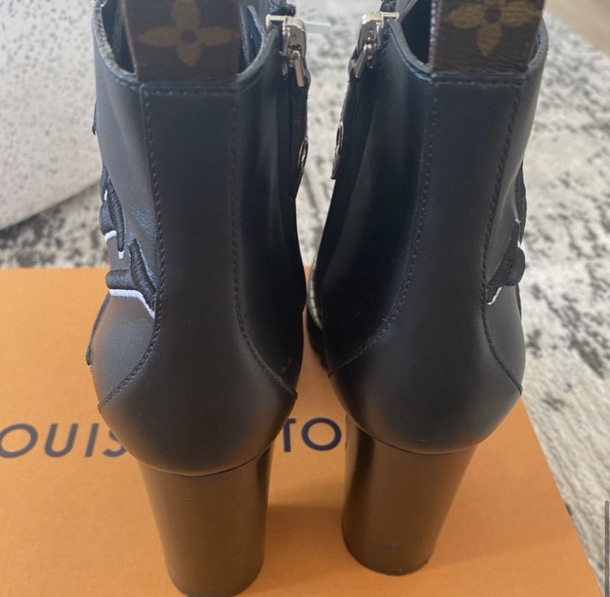 Louis Vuitton LOUIS VUITTON LEATHER STAR TRAIL ANKLE Size US 7 / IT 37 - 8 Thumbnail