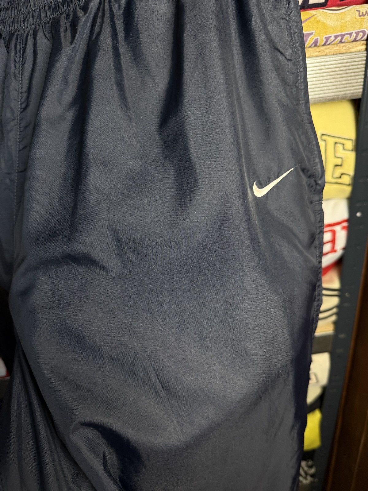 Nike vintage Nike nylon pants streetwear japan Y2K Size US 36 / EU 52 - 14 Thumbnail