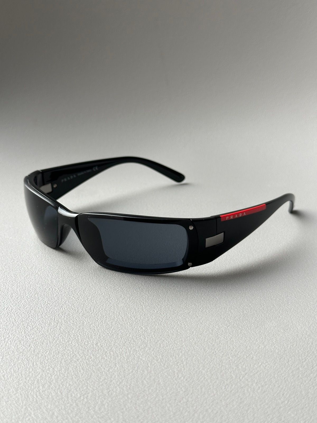 Pre-owned Avant Garde X Prada Sport Sunglasses Sps 06e In Black Red