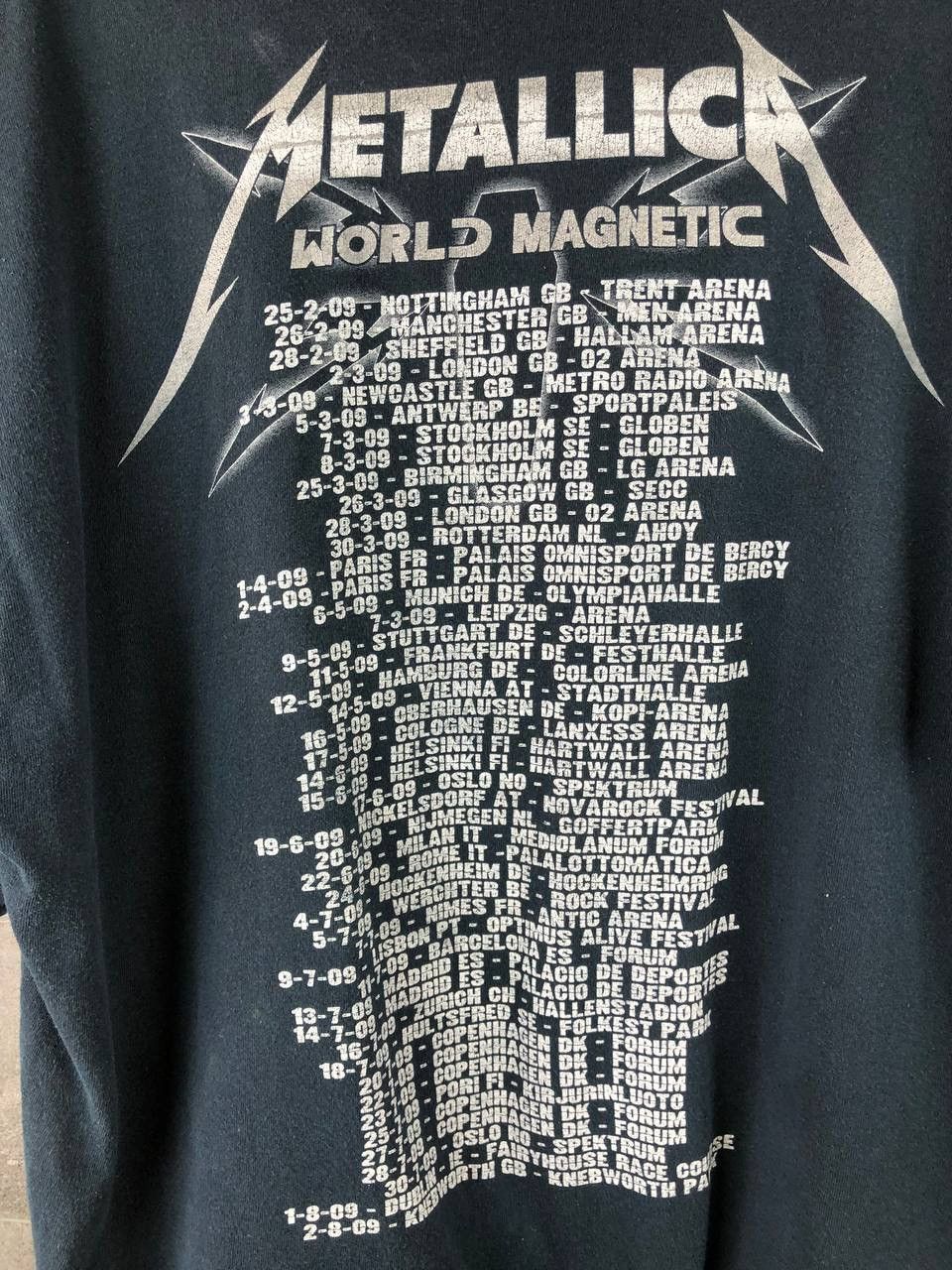 Band Tees Vintage Metallica 2008 2009 Magnetic Tour Tee T-Shirt Size US XL / EU 56 / 4 - 15 Thumbnail