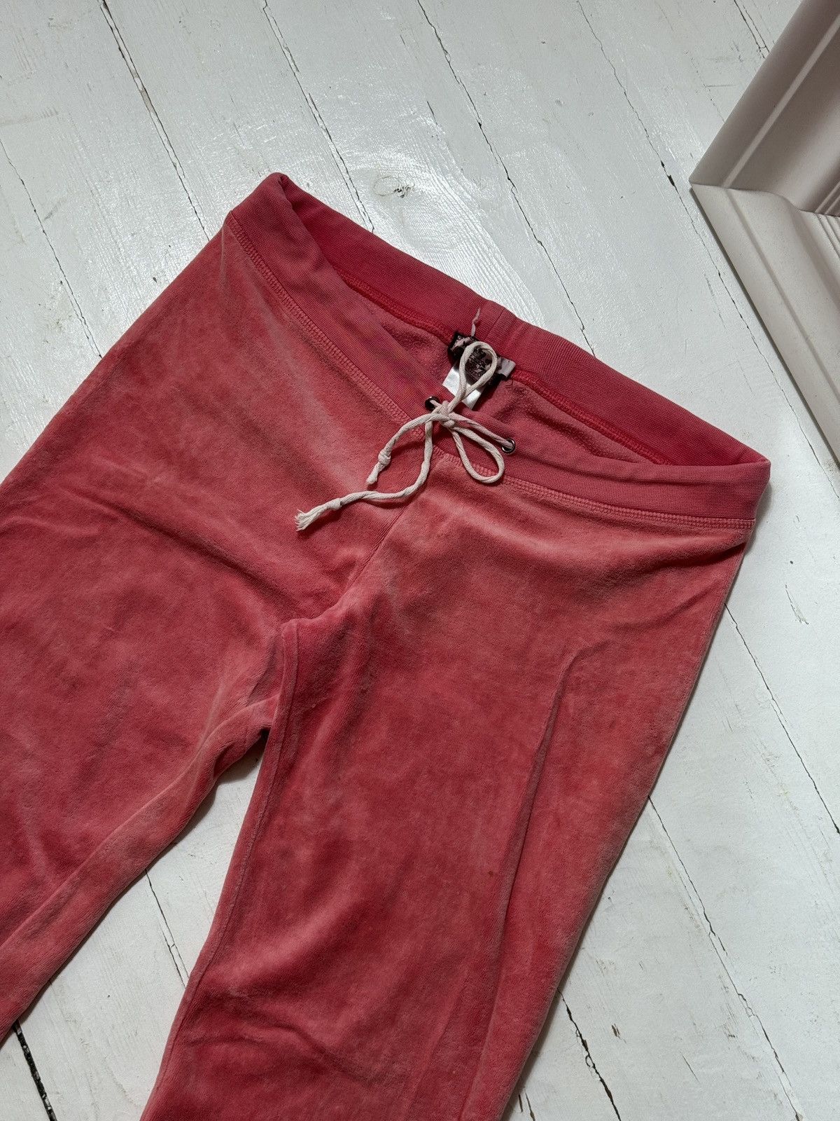 Juicy Couture VINTAGE VELOUR JUICY COUTURE 2000s PINK PANTS Size 30" / US 8 / IT 44 - 4 Thumbnail