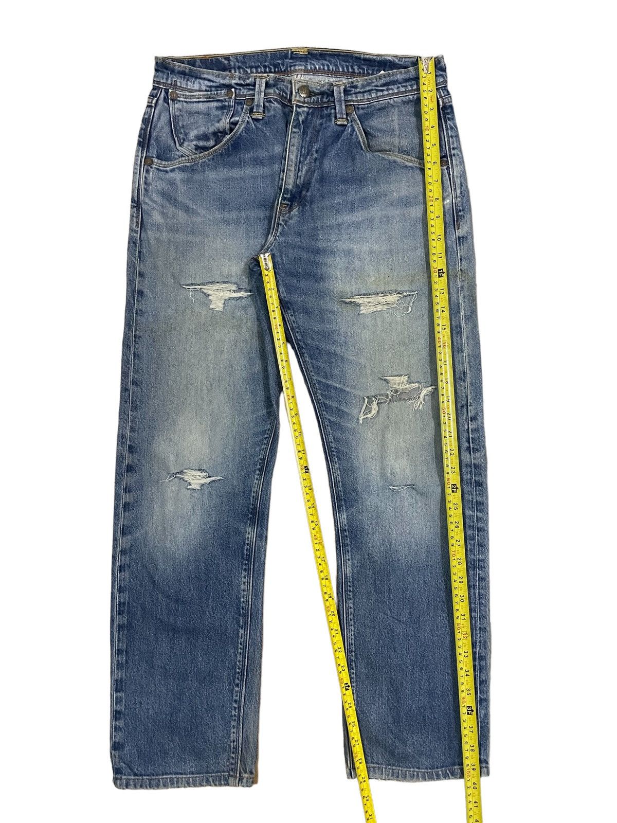 Levi's Vintage Levi’s Blue Wash Straight Loose Cut Distressed Jeans Size US 32 / EU 48 - 14 Thumbnail