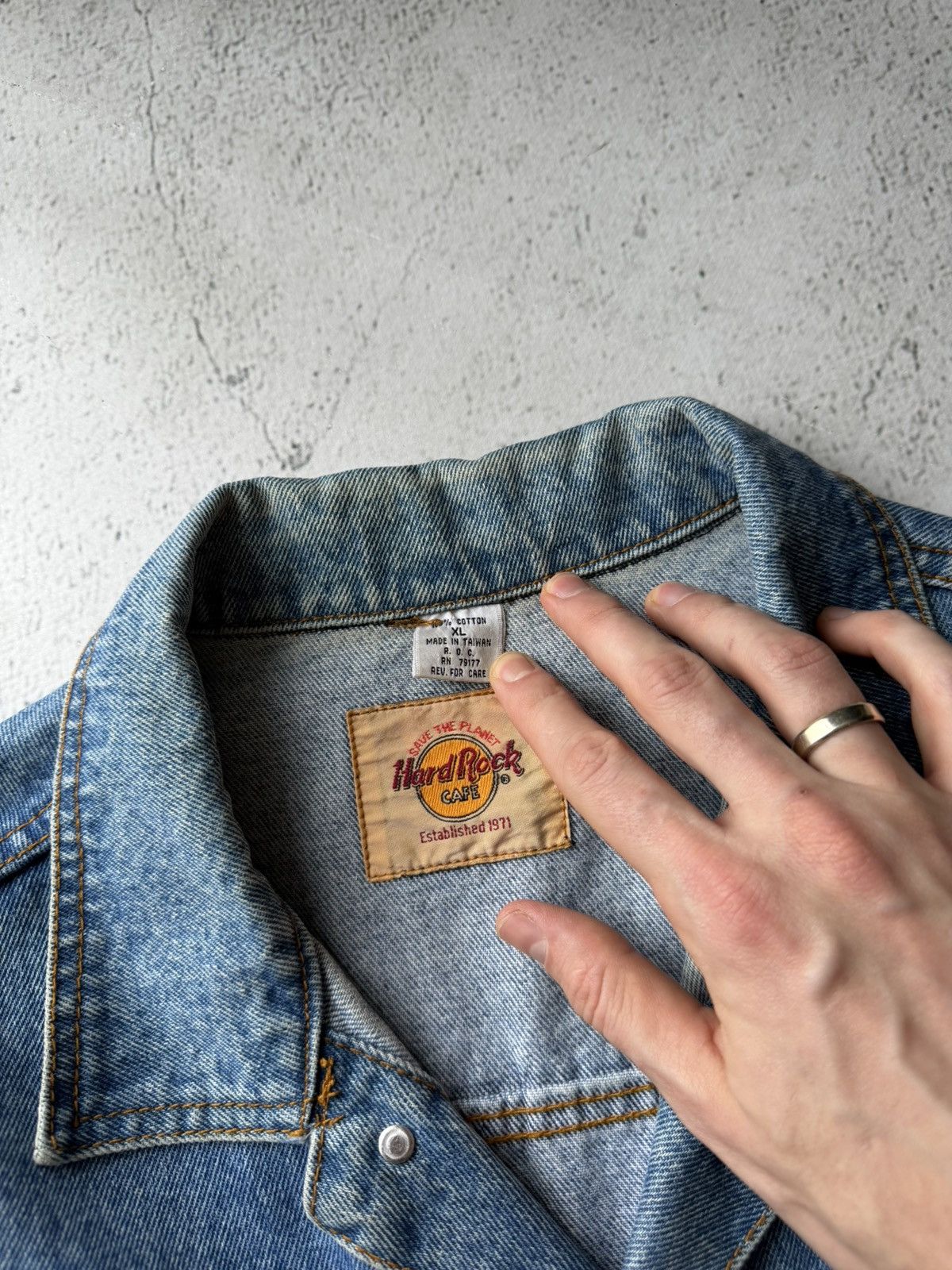 Hard Rock Cafe Hard Rock Cafe New York Vintage True Denim Blue Jeans Jacket Size US XL / EU 56 / 4 - 8 Thumbnail