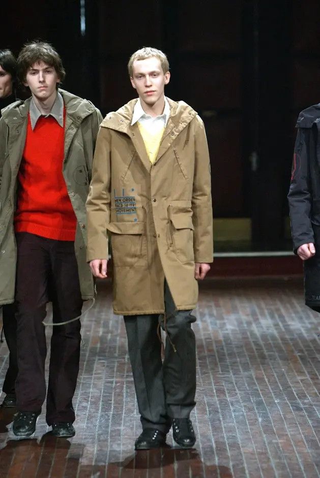 Raf Simons AW03 "Closer" beige fishtail parka Size US S / EU 44-46 / 1 - 12 Thumbnail