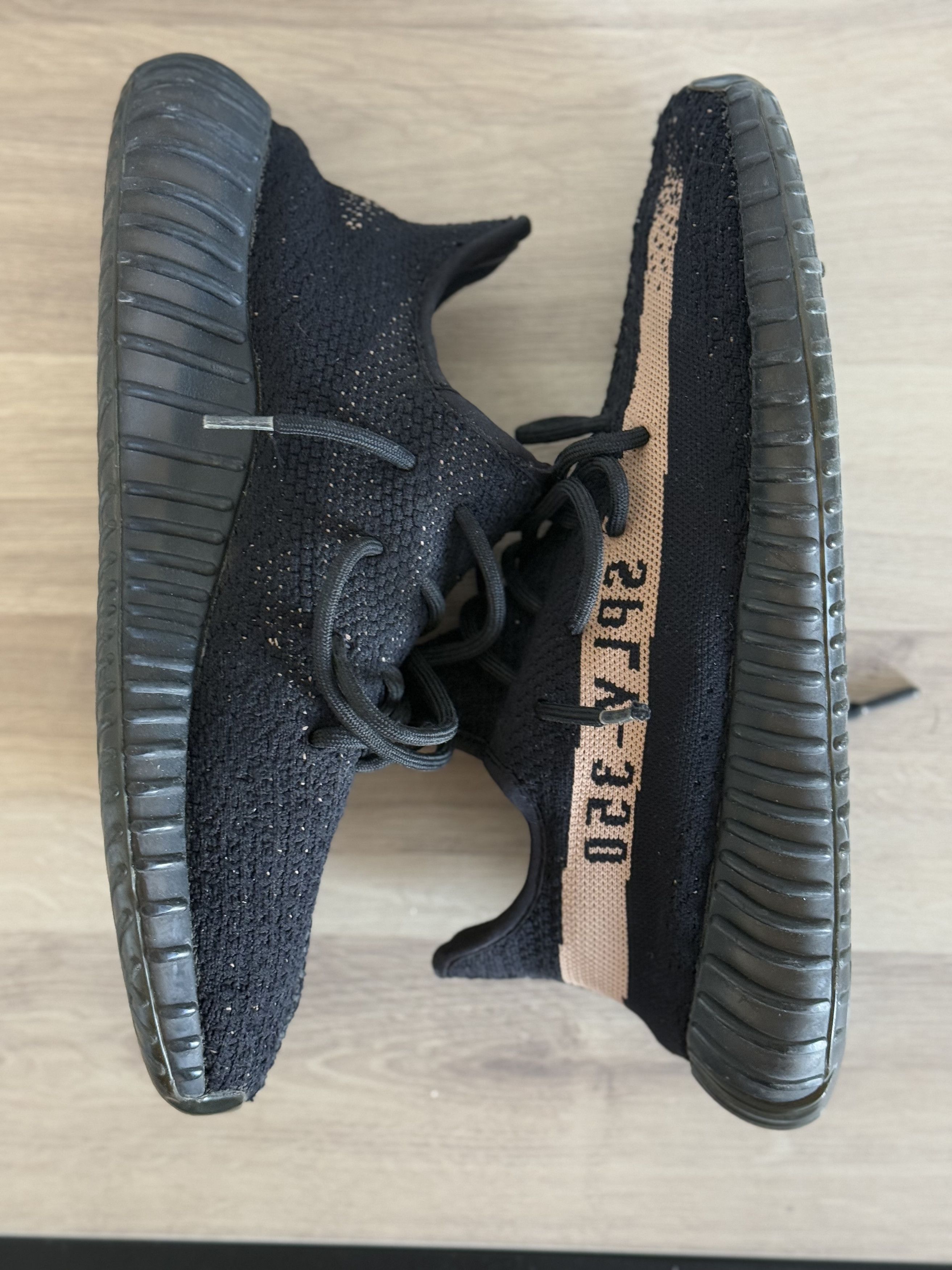 adidas gazelle silver green womens Adidas Yeezy Boost 350 V2 Core Black Copper