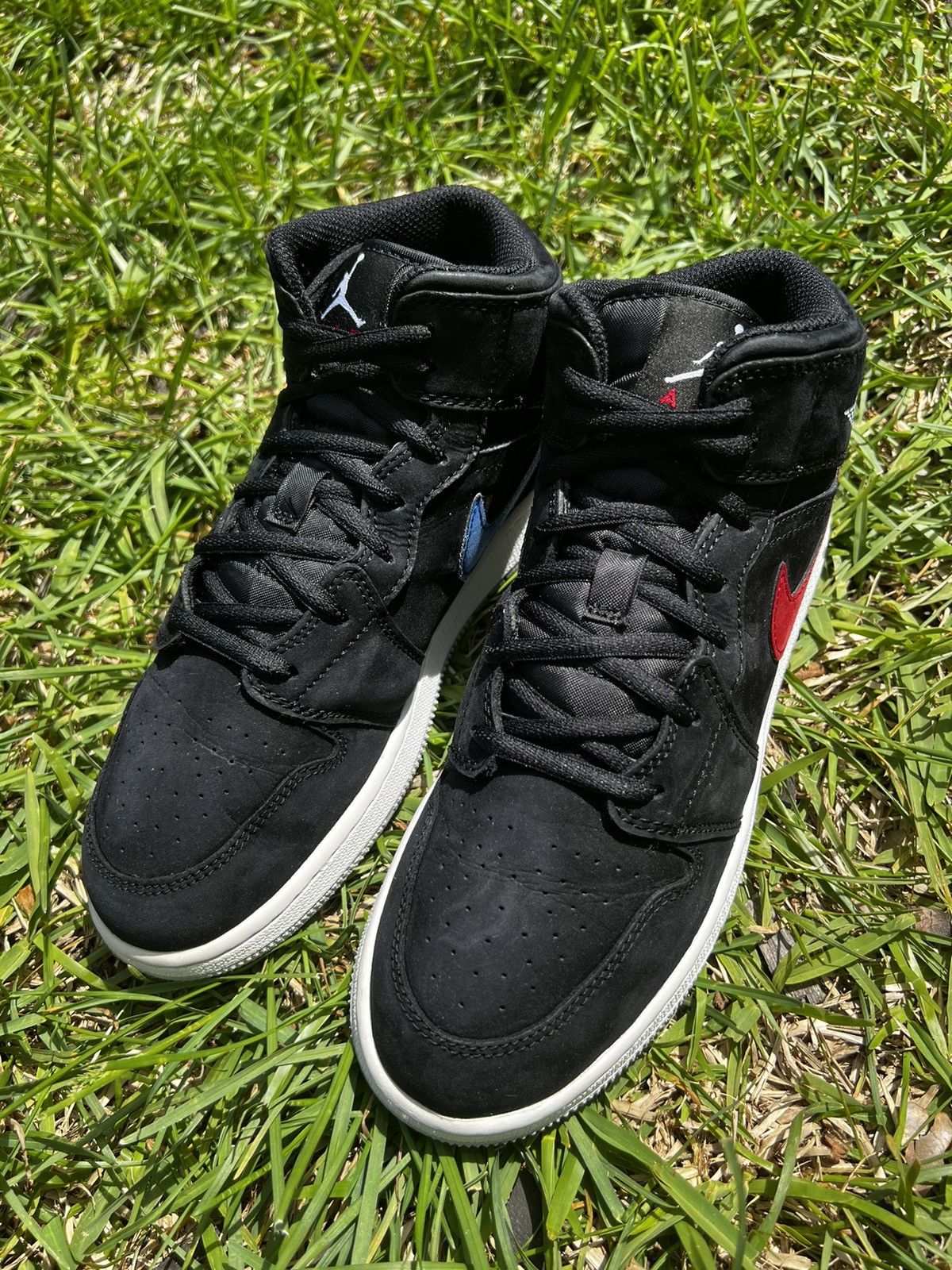 Jordan Brand CLEAN Air Jordan 1 Mid Retro size 6.5 Multi Swoosh shoes Size US 6.5 / EU 39-40 - 2 Thumbnail