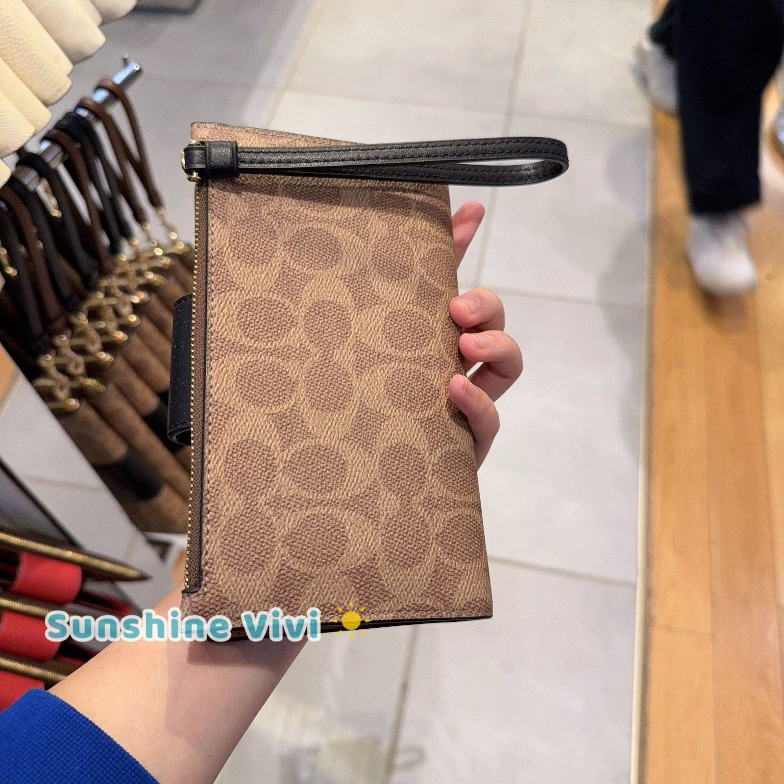 Coach NWT Coach Phone Wallet In Signature Canvas CW780 TAN/BLACK Size ONE SIZE - 3 Thumbnail