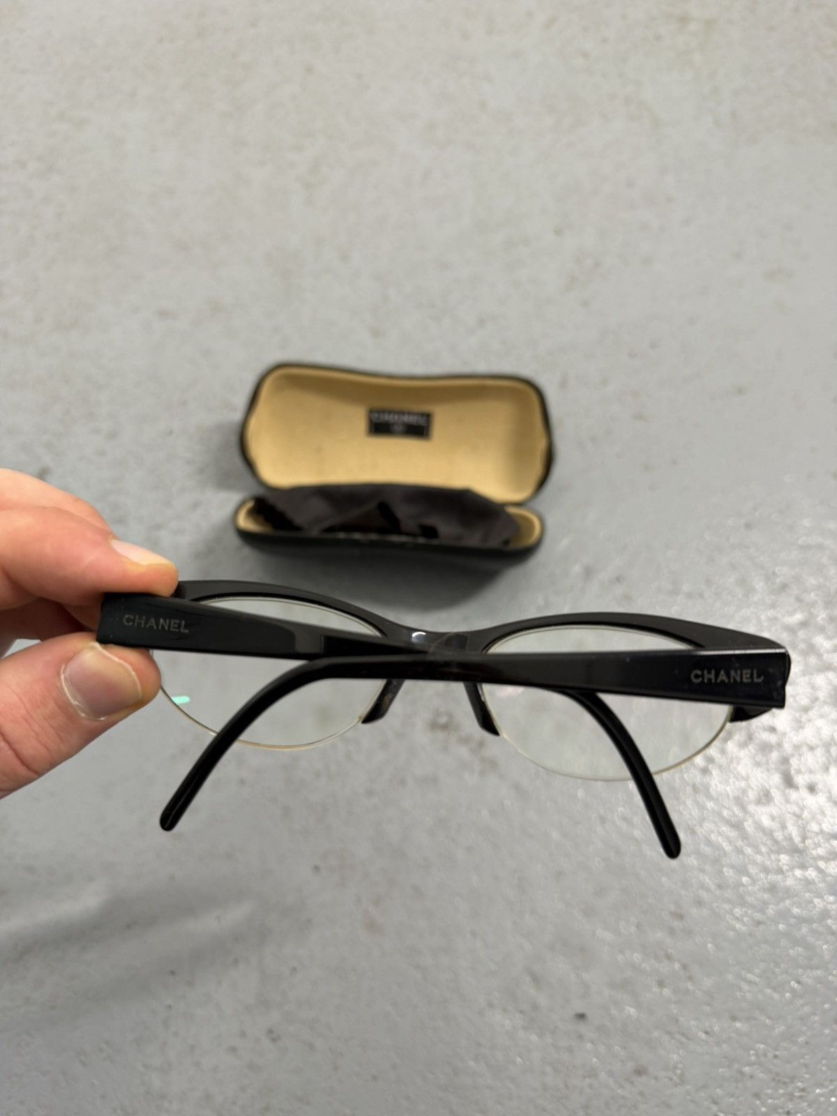 Chanel Vintage Chanel Sunglasses With Case Size ONE SIZE - 4 Thumbnail