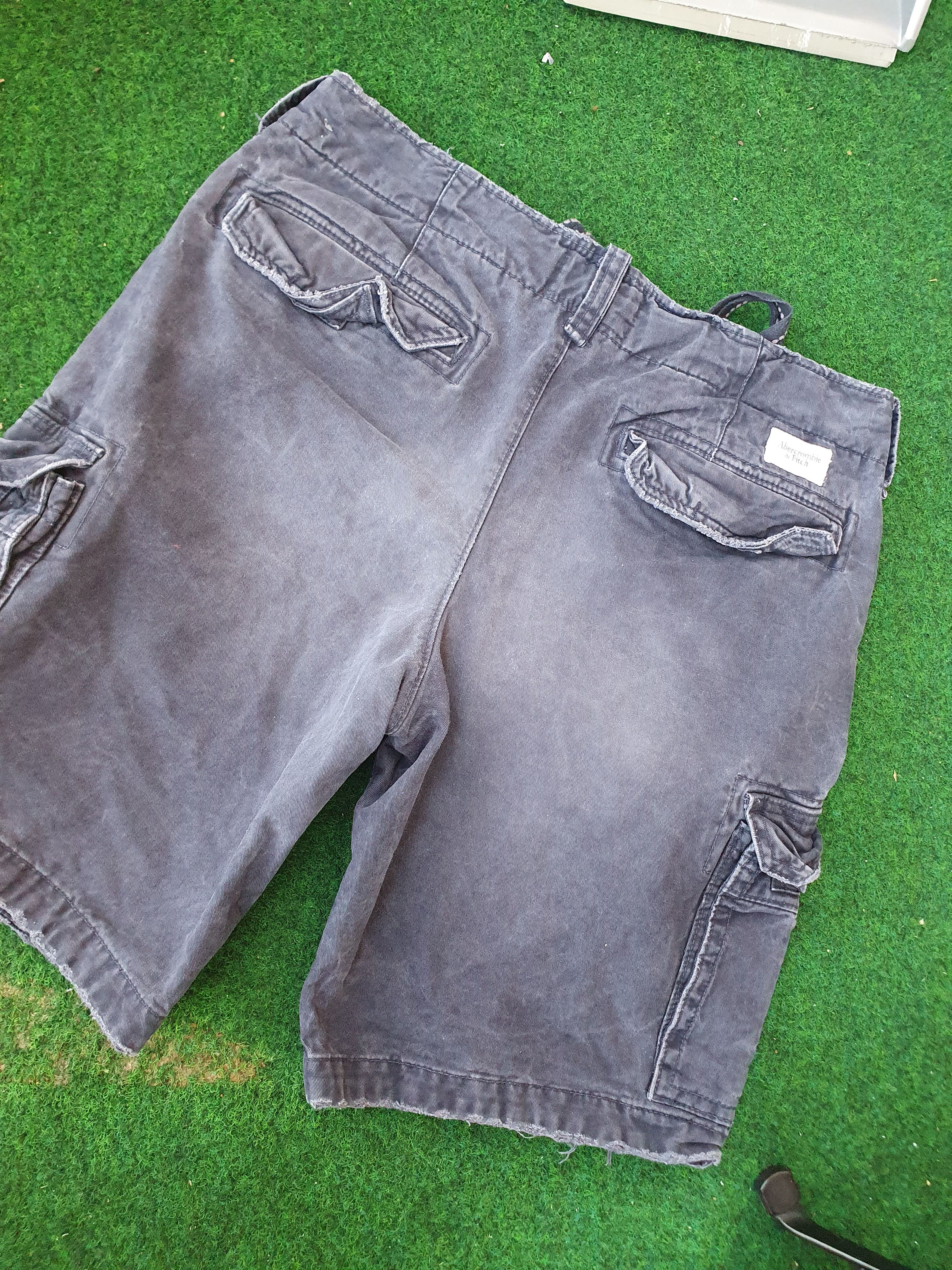 Abercrombie & Fitch Abercrombie & Fitch Heavy Cargo Shorts Size 33 Size US 32 / EU 48 - 14 Thumbnail