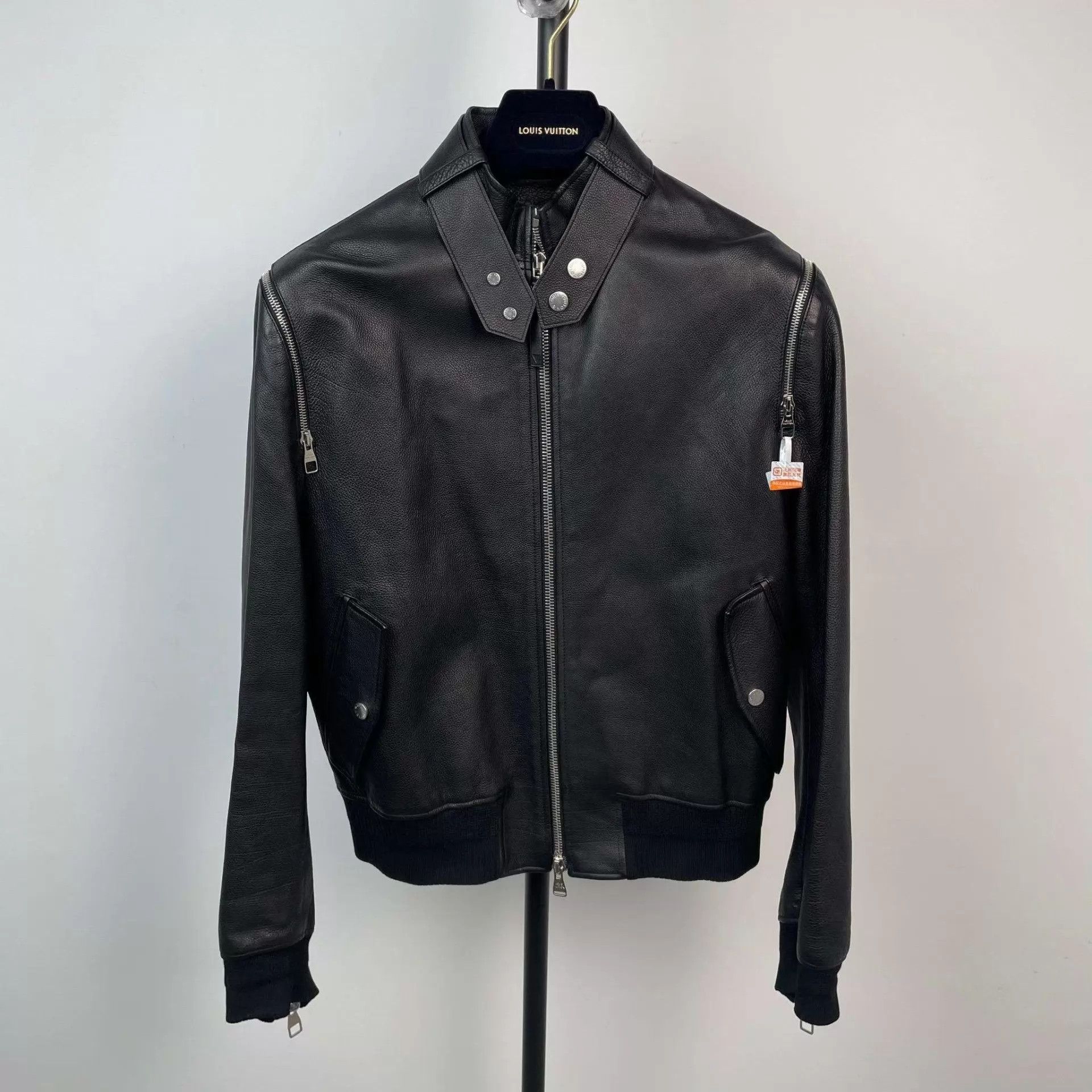 Louis Vuitton LV short biker leather jacket black 50 Size US M / EU 48-50 / 2 - 1 Thumbnail