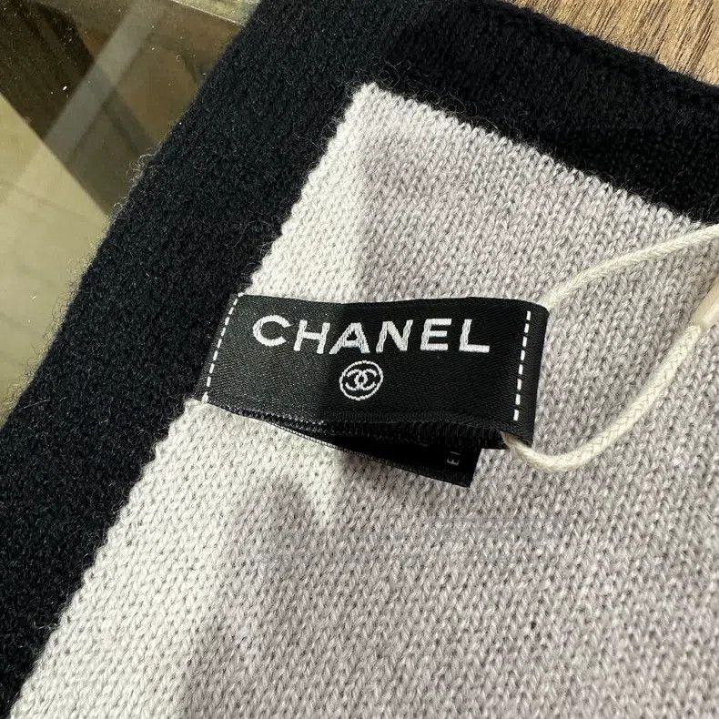 Chanel Chanel 24a double-sided slogan cashmere scarf Size ONE SIZE - 3 Thumbnail