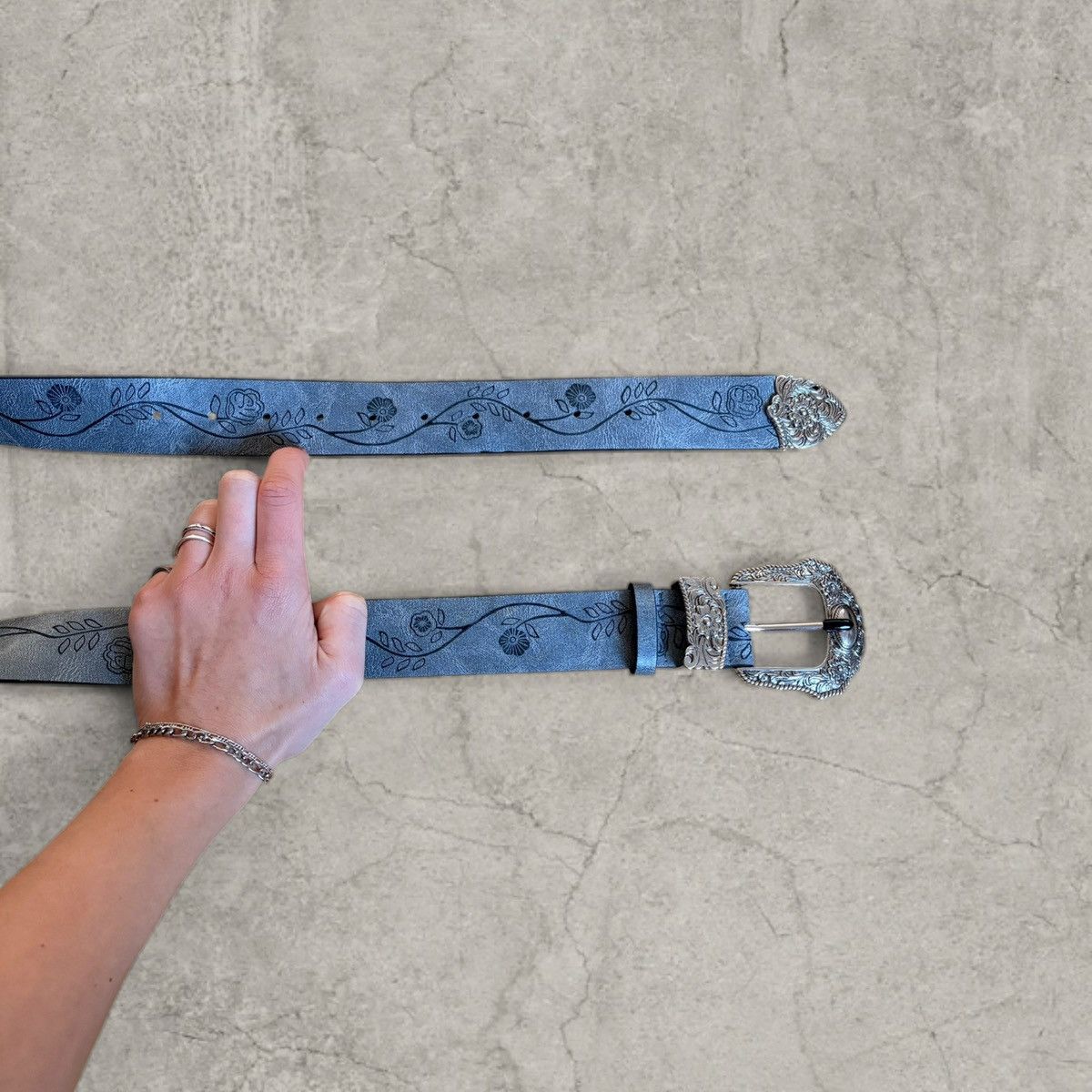 Japanese Brand Vintage style Western belt in grey print, silver. One size Size ONE SIZE - 4 Thumbnail