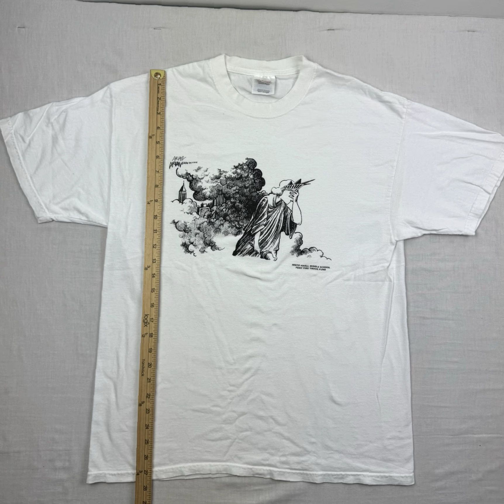 Hanes VINTAGE 9/11 Memorial T Shirt Men Large White Cartoon Statue of Liberty Patriotic USA 90s Size US L / EU 52-54 / 3 - 7 Thumbnail