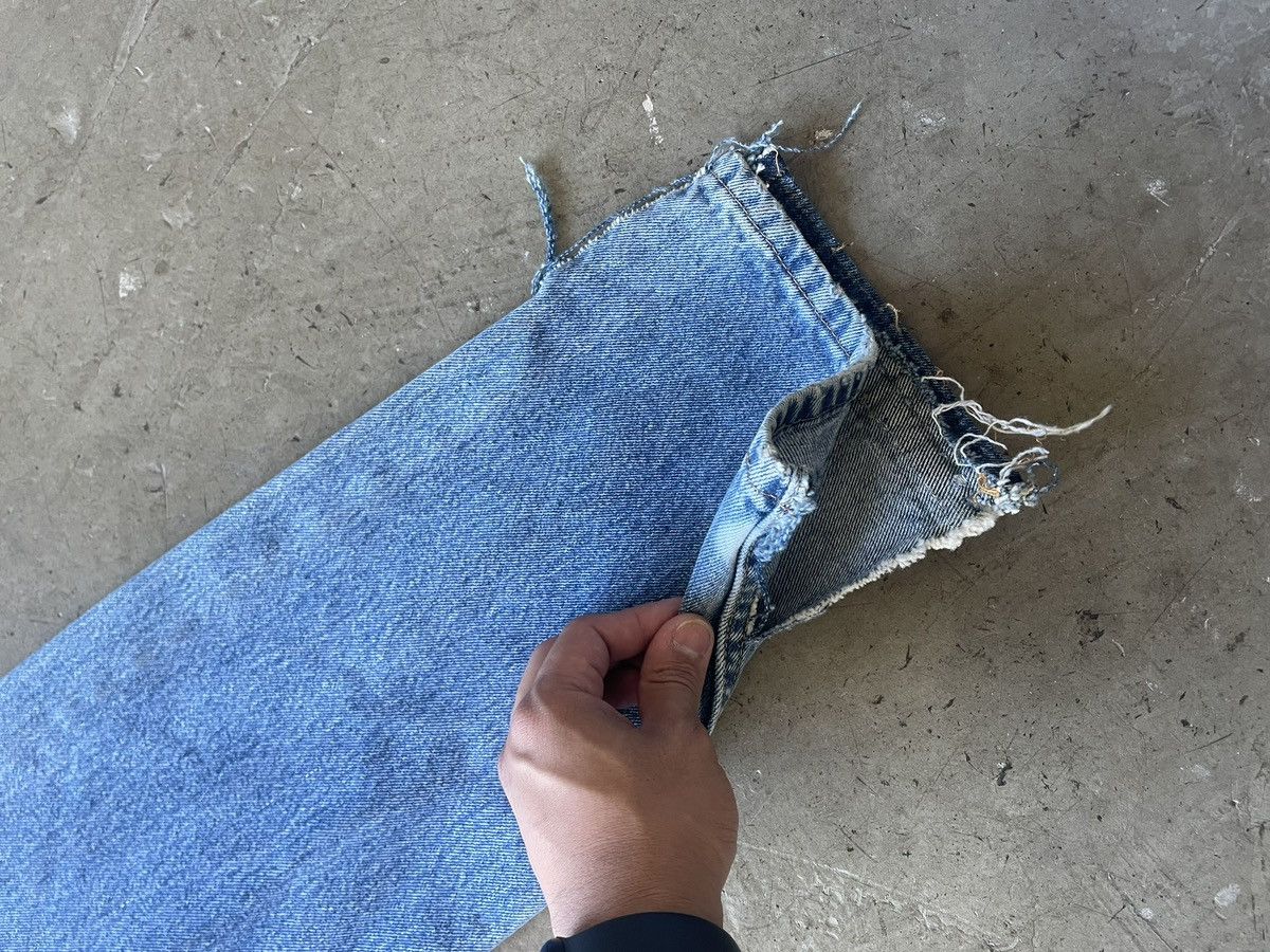 Levi's Vintage Levi 505 Distressed Denim Size US 33 - 2 Thumbnail