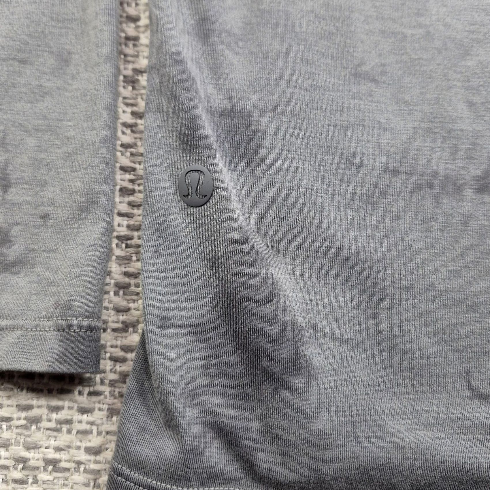 Lululemon Lululemon Shirt Mens L/XL Gray Batik Long Sleeve Athletic Performance Tee Top Size US XL / EU 56 / 4 - 6 Thumbnail