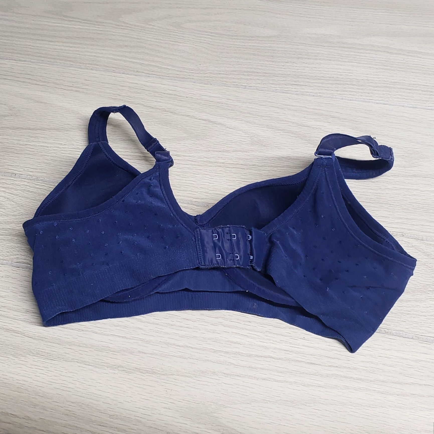 Vintage Bali Bra 40DD Navy Blue Dot Comfort Revolution Shaping Wireless Smoothing Adult Women T-Shirt Bra DD Body Size ONE SIZE - 3 Thumbnail