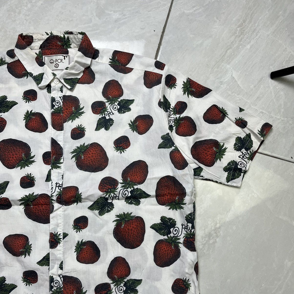 Designer × Japanese Brand gramme shibuya strawberry print button ups shirt Size US M / EU 48-50 / 2 - 2 Thumbnail