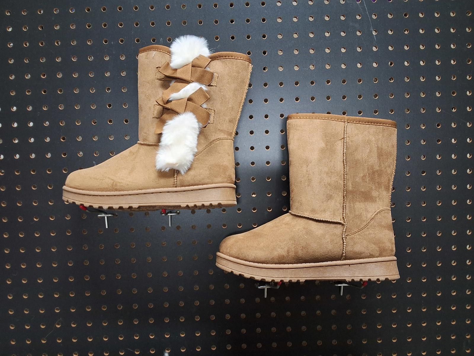 The Unbranded Brand Cozy & Cute Women's Winter Boots - Act Fast! Size US 7 / IT 37 - 2 Thumbnail