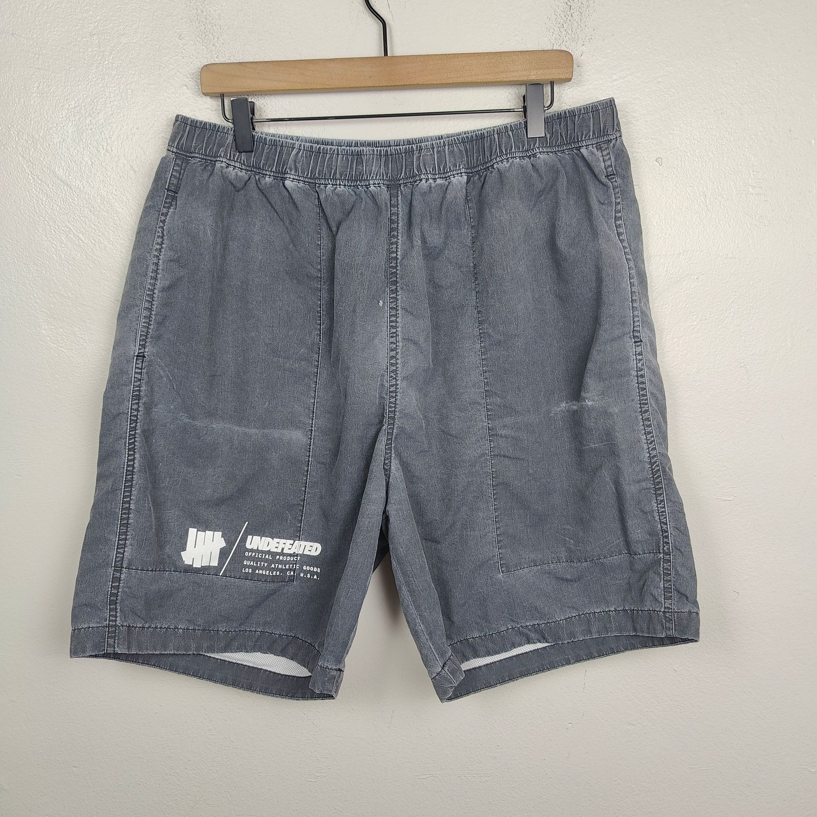 Undefeated Undefeated Shorts XXL Gray Mesh Lined Pockets Pull On Gym Size US 38 / EU 54 - 1 Thumbnail