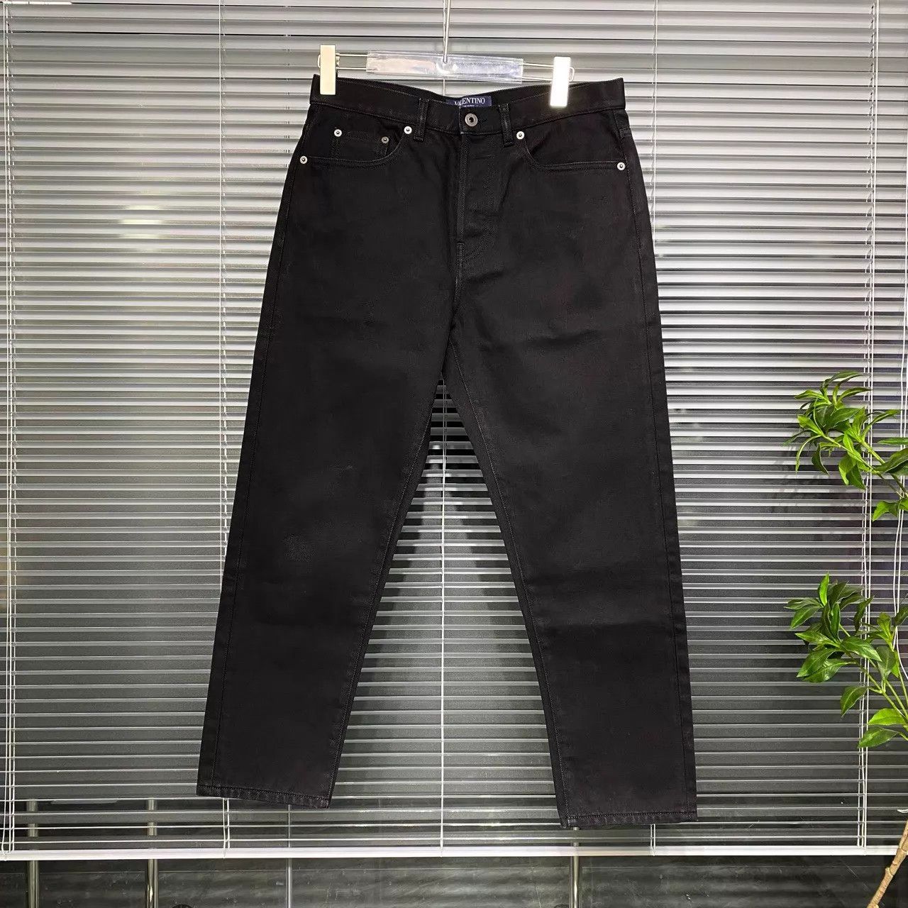 Valentino Valentino 23SS Straight Jeans Black Wash Back Tag & Pocket Logo 30 Size US 30 / EU 46 - 1 Thumbnail