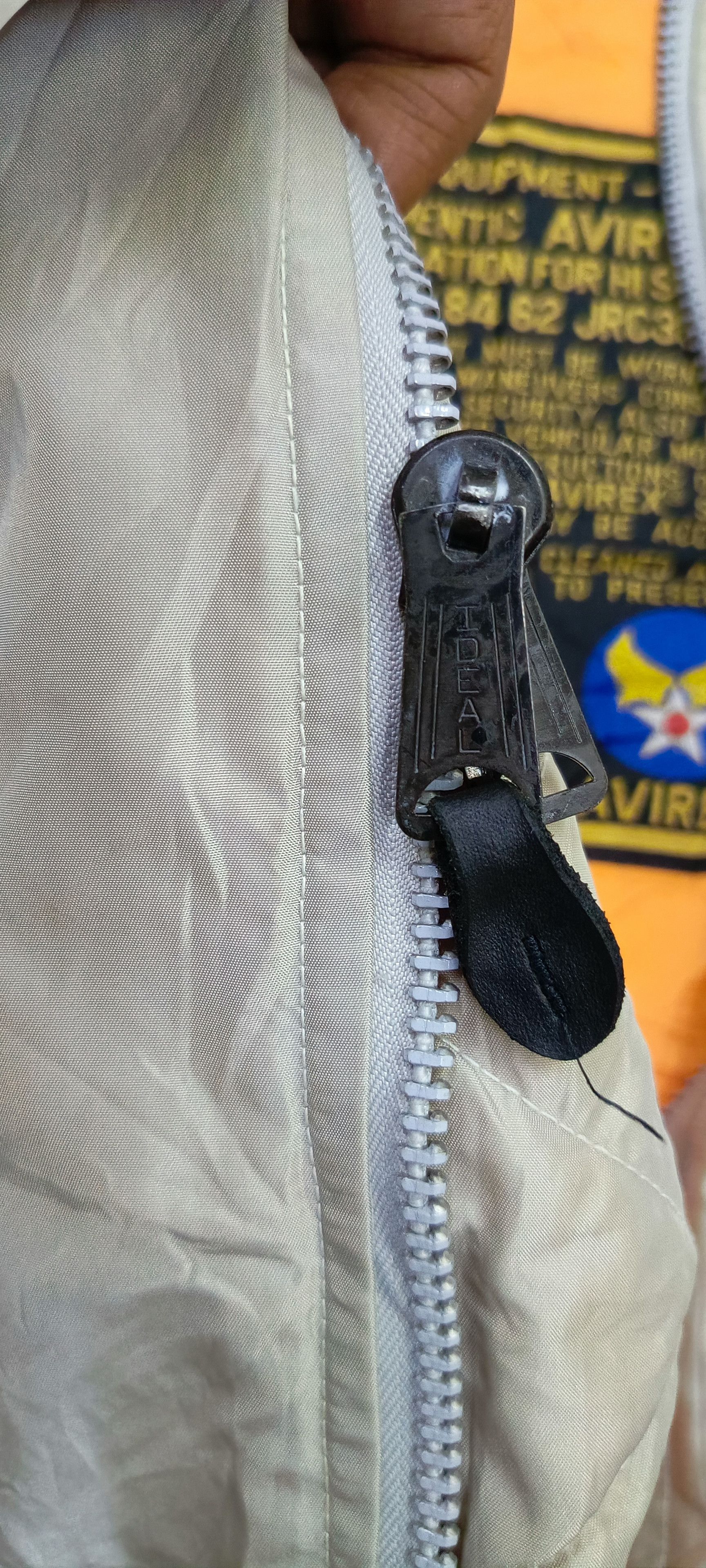 Avirex VINTAGE AVIREX 80's SILVER MILITARY BOMBER MA-1JACKET Size US L / EU 52-54 / 3 - 10 Thumbnail