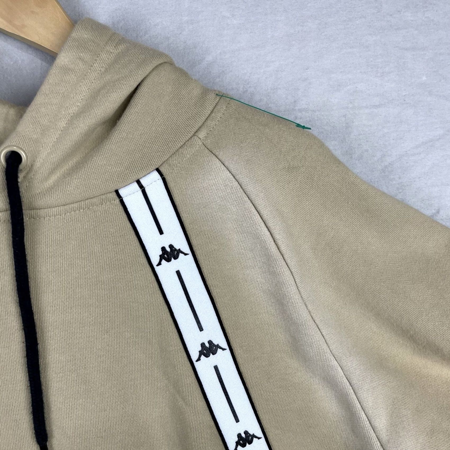 Kappa Kappa Hoodie Mens Large Beige Omni Tape Logo Sweatshirt Pullover Athletic sweatshirt Logo Hooded Graphic Print Casual Sports Classic 90s Mens Size US L / EU 52-54 / 3 - 6 Thumbnail