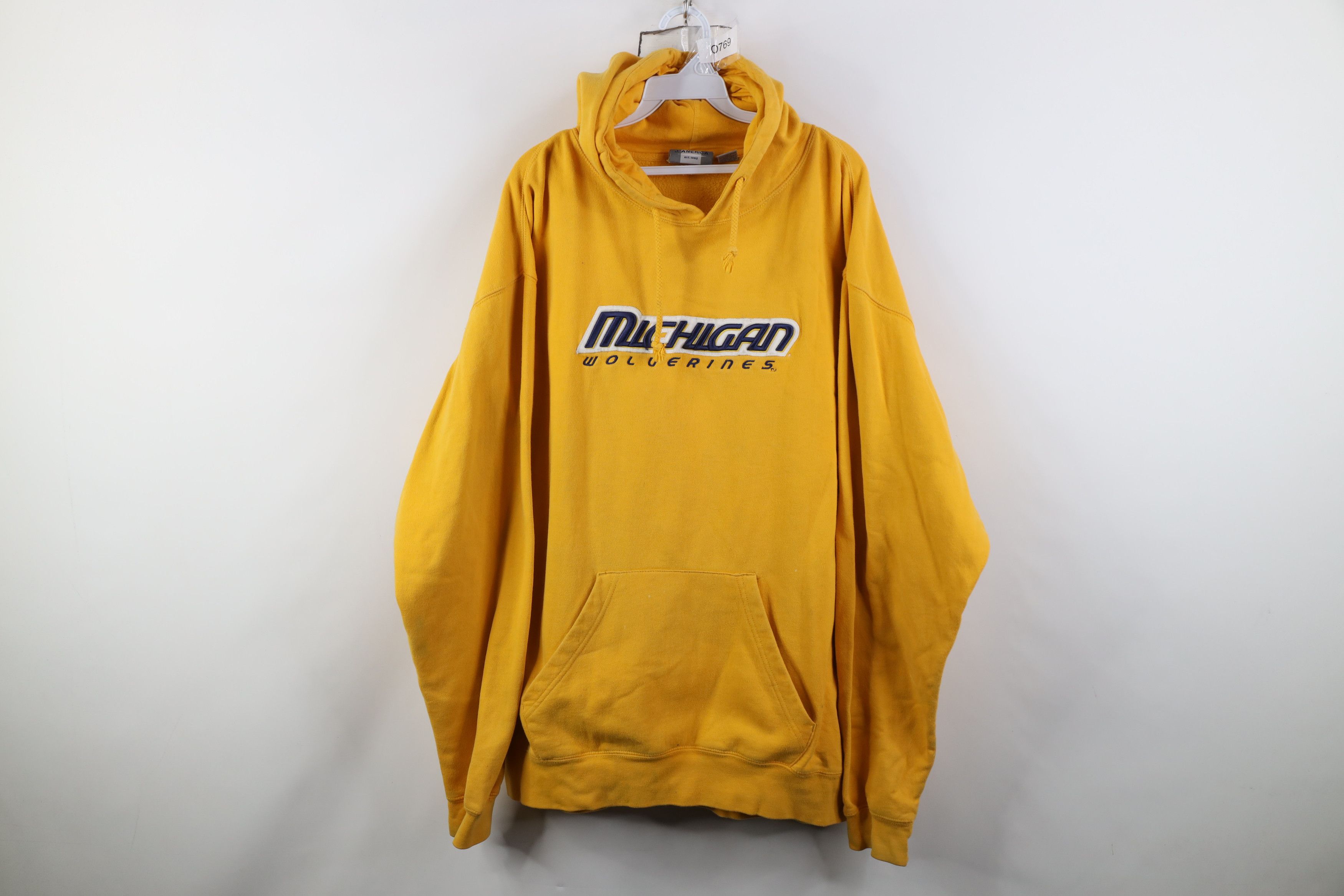 Vintage Vintage 90s Y2K University of Michigan Hoodie Sweatshirt Size US XL / EU 56 / 4 - 1 Thumbnail