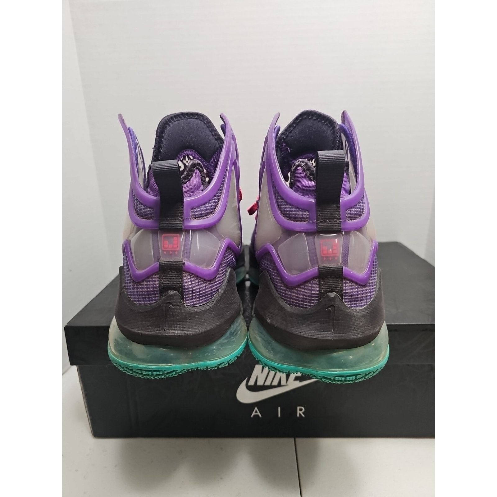 Nike Nike LeBron XIX Wild Berry/Hyper Pink Men's SIZE 10.5 W/ BOX Size US 10.5 / EU 43-44 - 12 Thumbnail