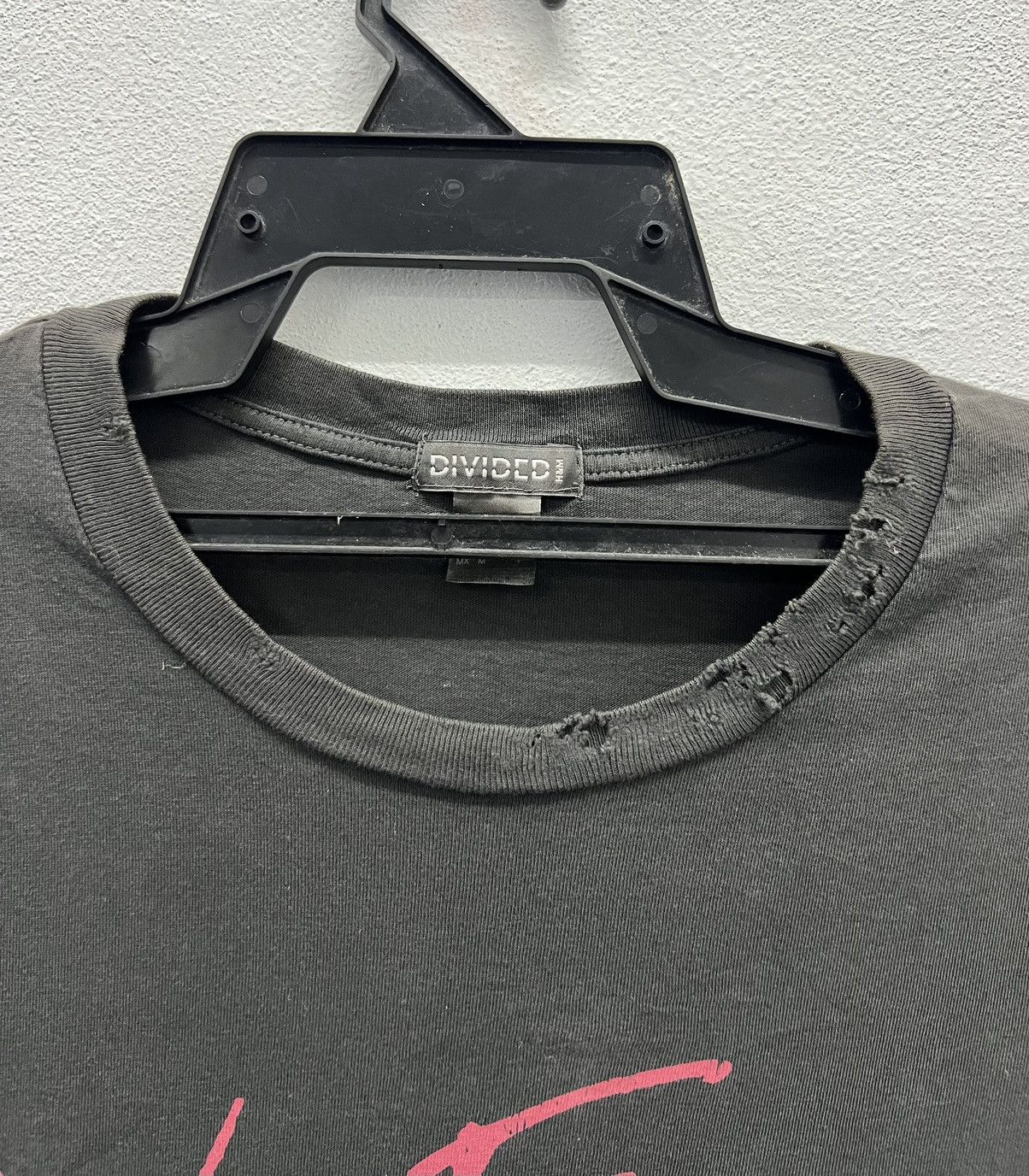 Divided × H&M 🔥grailsale🔥 DIVIDED H&M PINKFLOYD THE WALL SHIRT Size US M / EU 48-50 / 2 - 6 Thumbnail