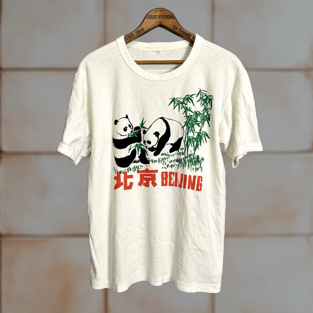 Vintage VINTAGE Beijing Panda Bamboo Novelty T Shirt Large White Man 80s 90s Animals Cotton Knit Crew Neck Short Sleeve Size US L / EU 52-54 / 3 - 1 Thumbnail