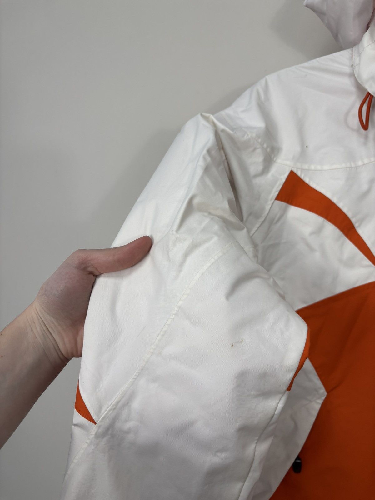 Nike ACG Nike ACG Vintage Women’s Outdoor Jacket Hooded Insulated Size S / US 4 / IT 40 - 16 Thumbnail
