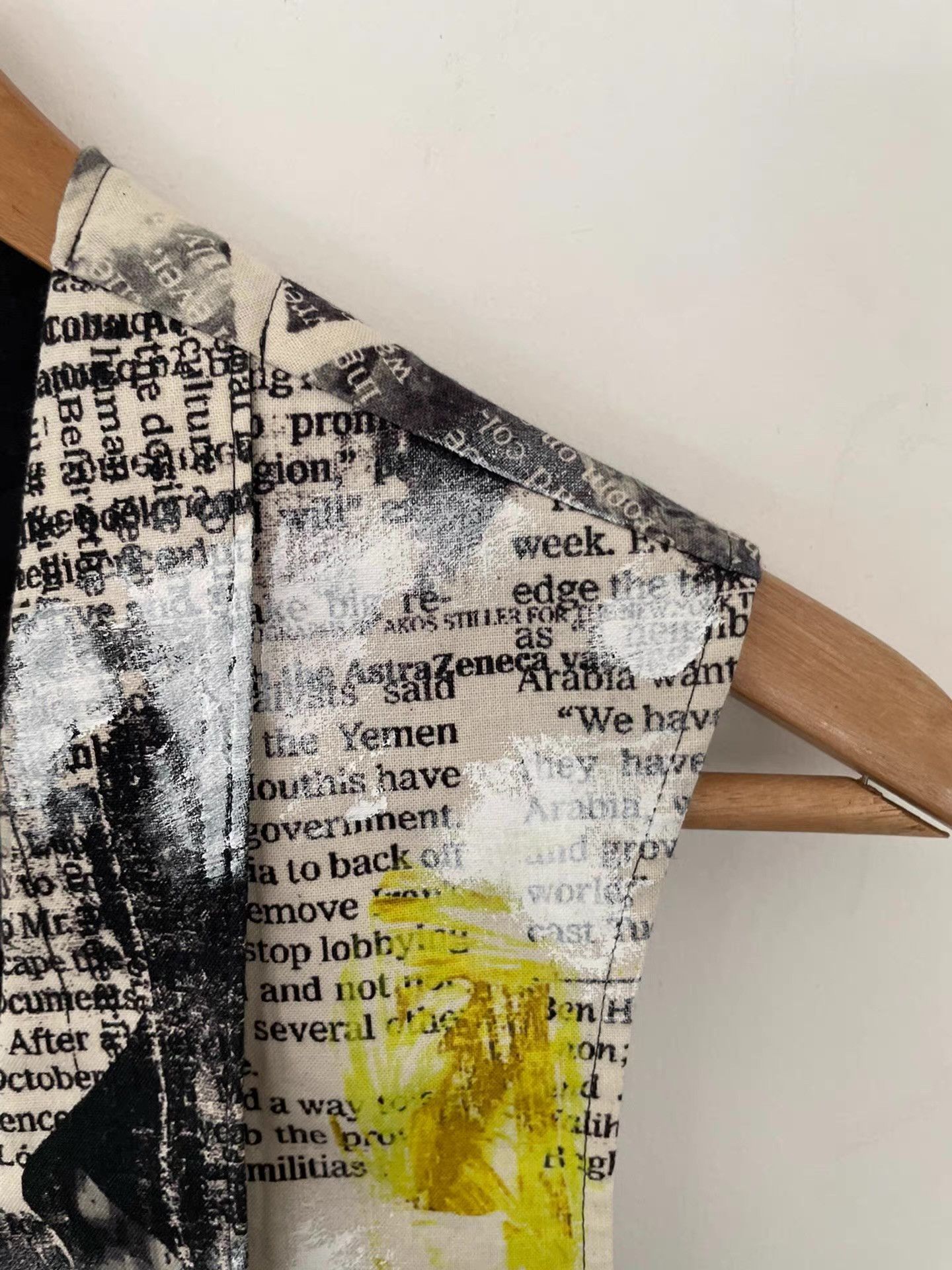 Yohji Yamamoto Yohji Yamamoto 22SS Newspaper Print Cutout Vest Ｑ21 Size US M / EU 48-50 / 2 - 6 Thumbnail