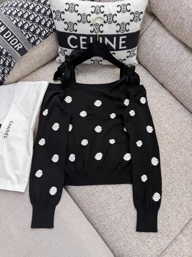 Chanel Chanel White camelia bow strap off-the-shoulder long-sleev Size XS / US 0-2 / IT 36-38 - 3 Thumbnail