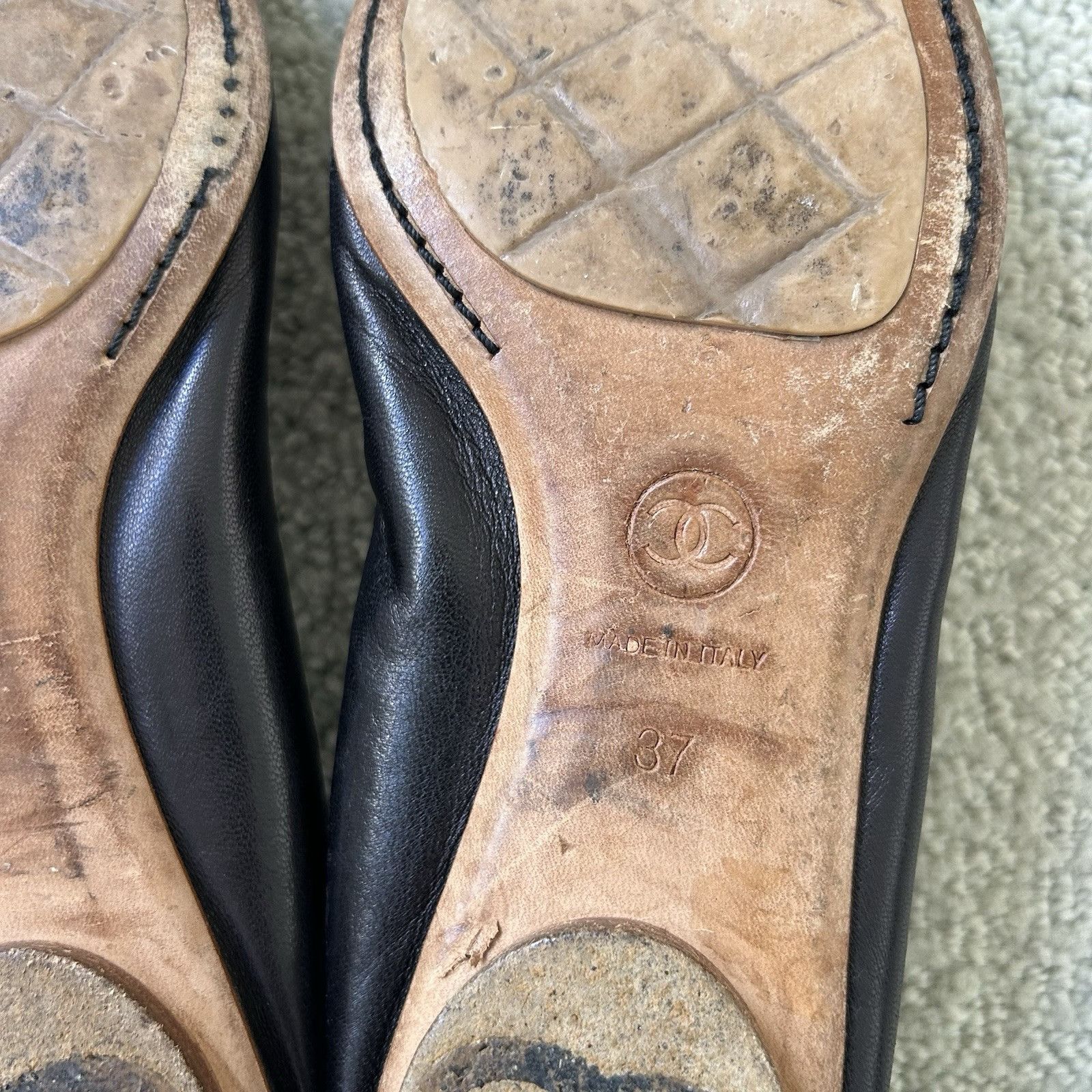 Chanel CHANEL Women’s Cap Toe Black Leather Ballet Flats Logo CC Si Size US 6.5 / IT 36.5 - 12 Thumbnail