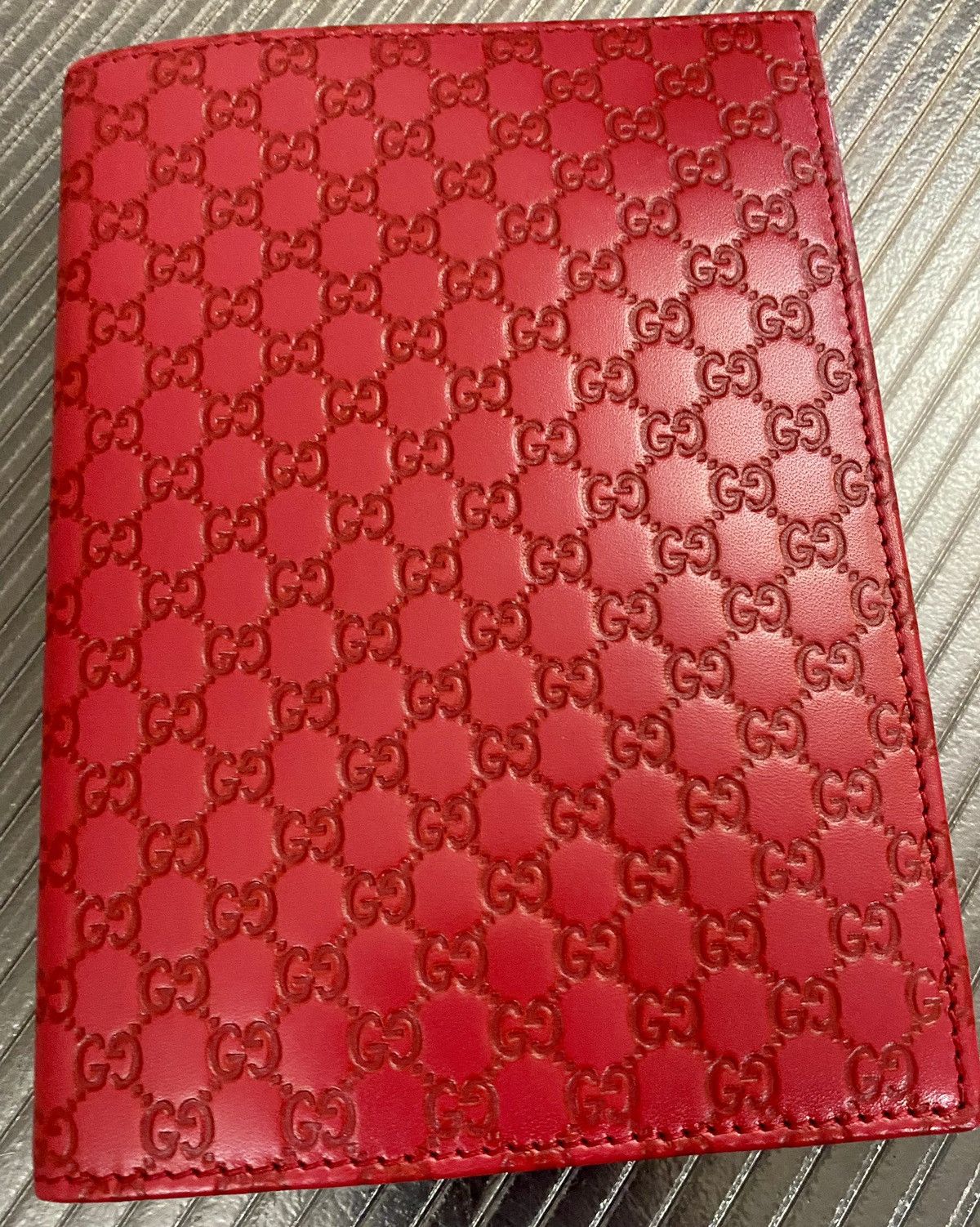 Gucci Gucci 🇮🇹 berry red microgucci GG leather porta quaderno NEW Size ONE SIZE - 1 Thumbnail