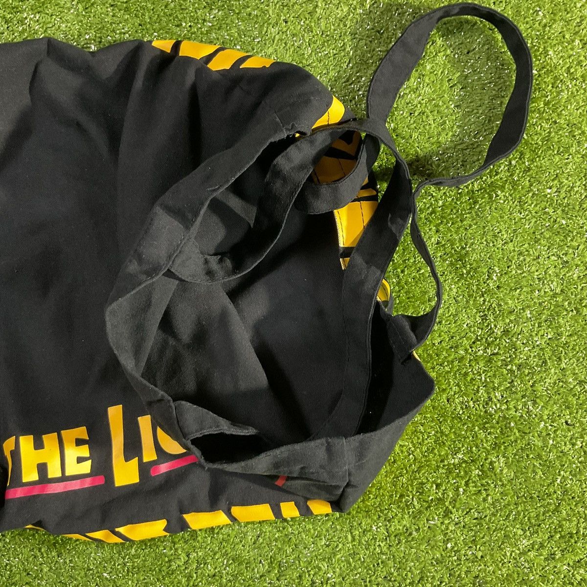 Disney Vintage Disney The Lion King Black Tote Bag Size ONE SIZE - 5 Thumbnail