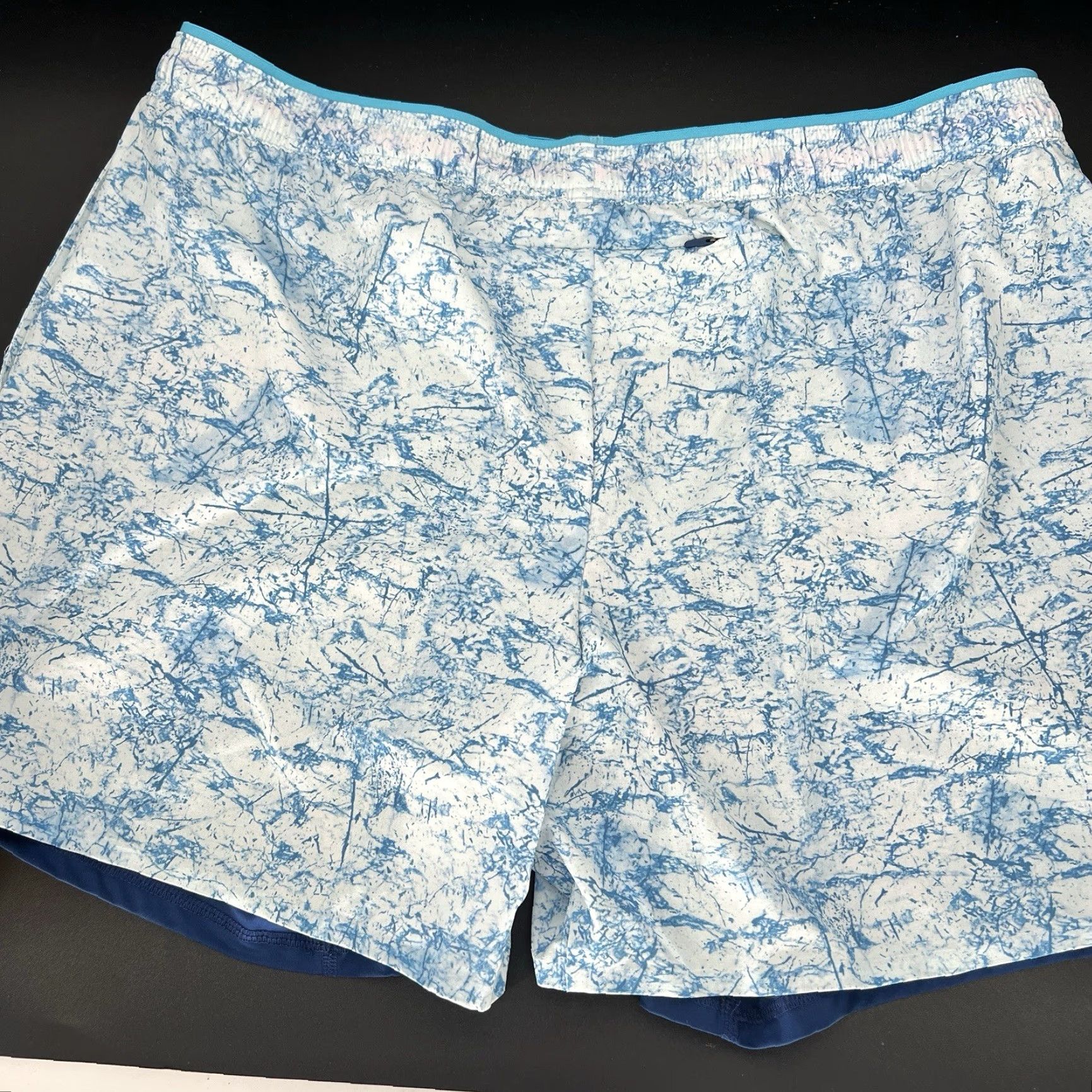 Chubbies Chubbies Shorts Men’s 2XL 5.5” Training Lined Splatter Blue Athletic Shorts Size US 39 - 7 Thumbnail